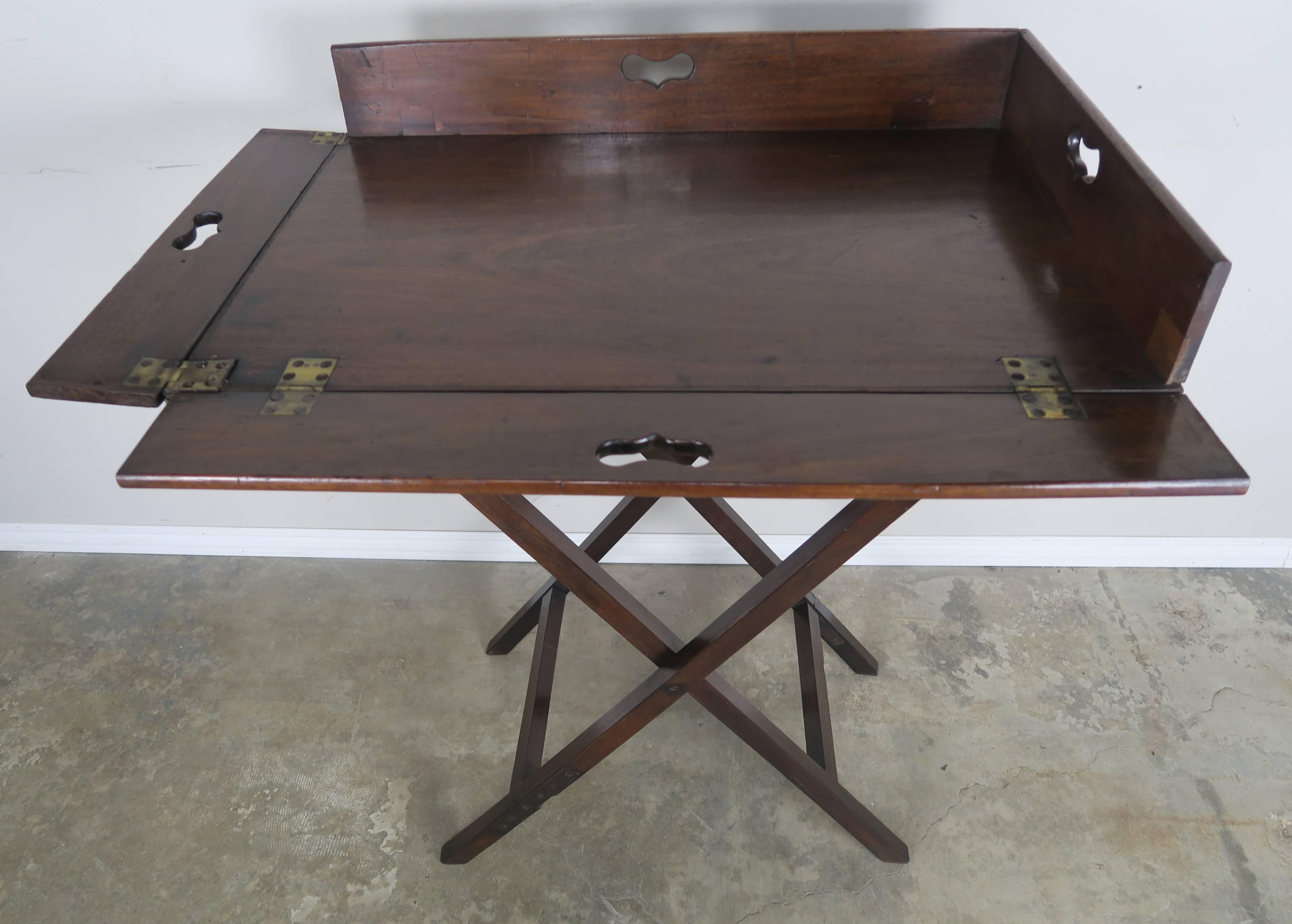 19th Century English Mahogany Tray on Stand In Good Condition In Los Angeles, CA