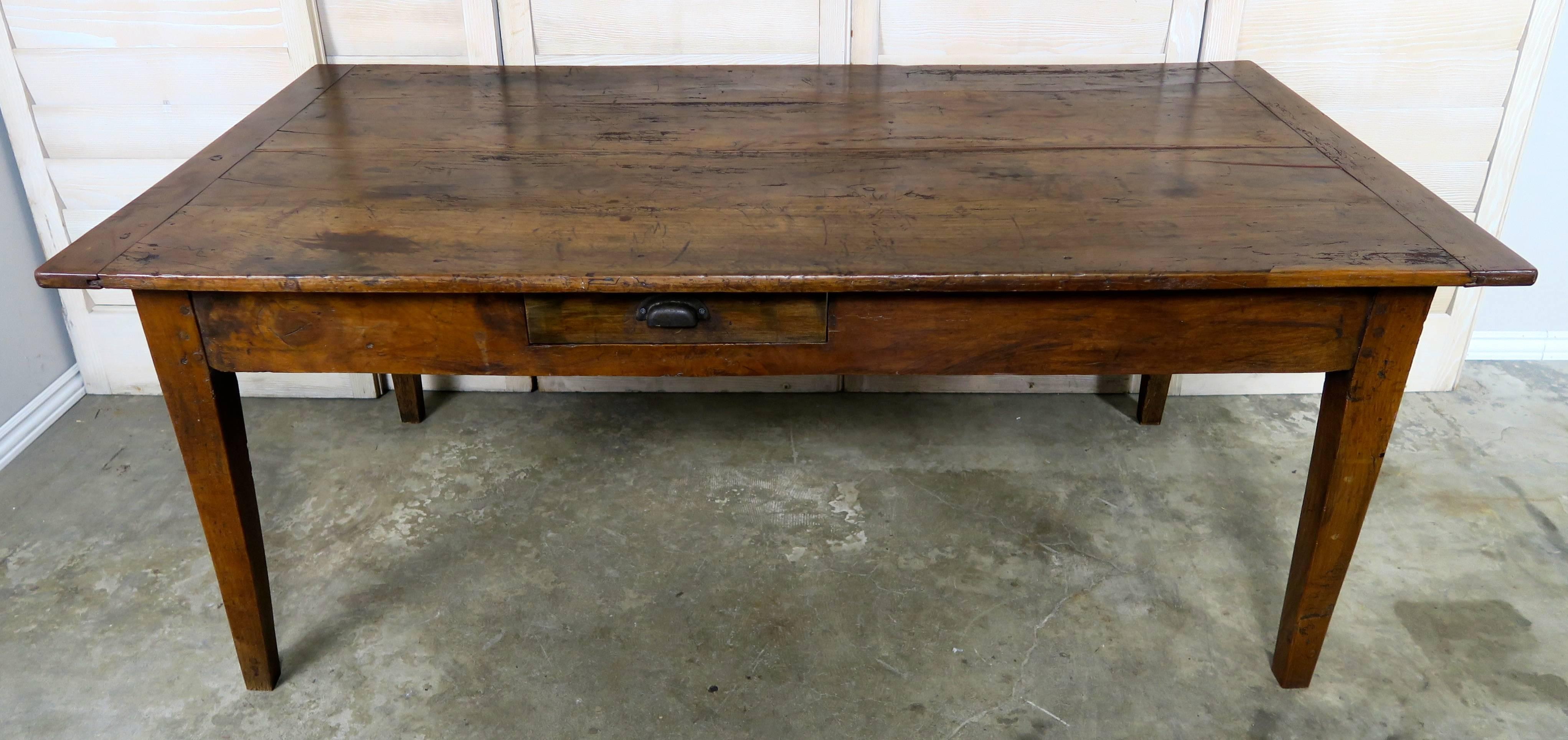 19th Century English Country Tea Table with Drawer In Distressed Condition In Los Angeles, CA