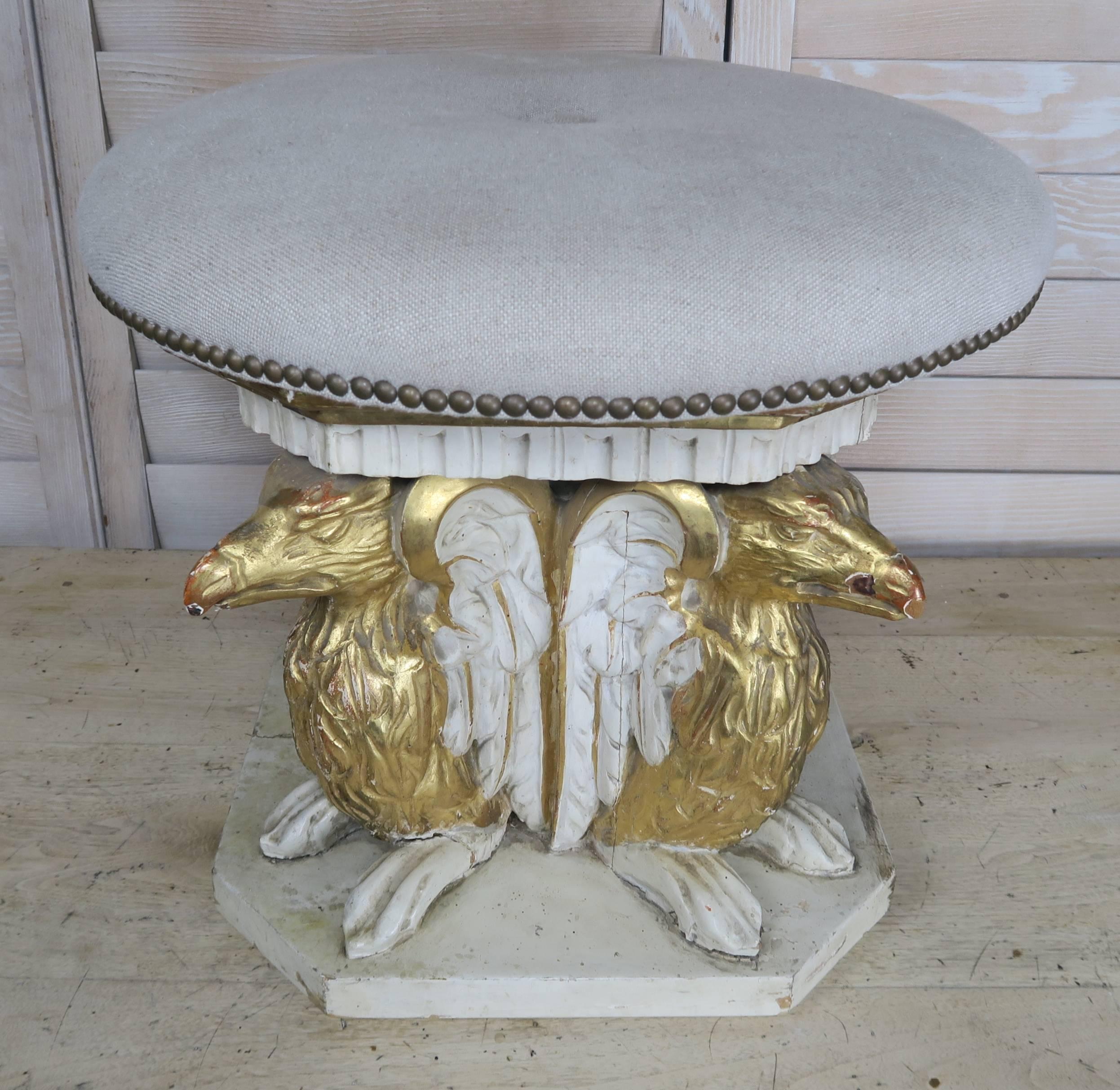 Italian Carved Griffin Painted and Parcel-Gilt Stools, Pair In Distressed Condition In Los Angeles, CA