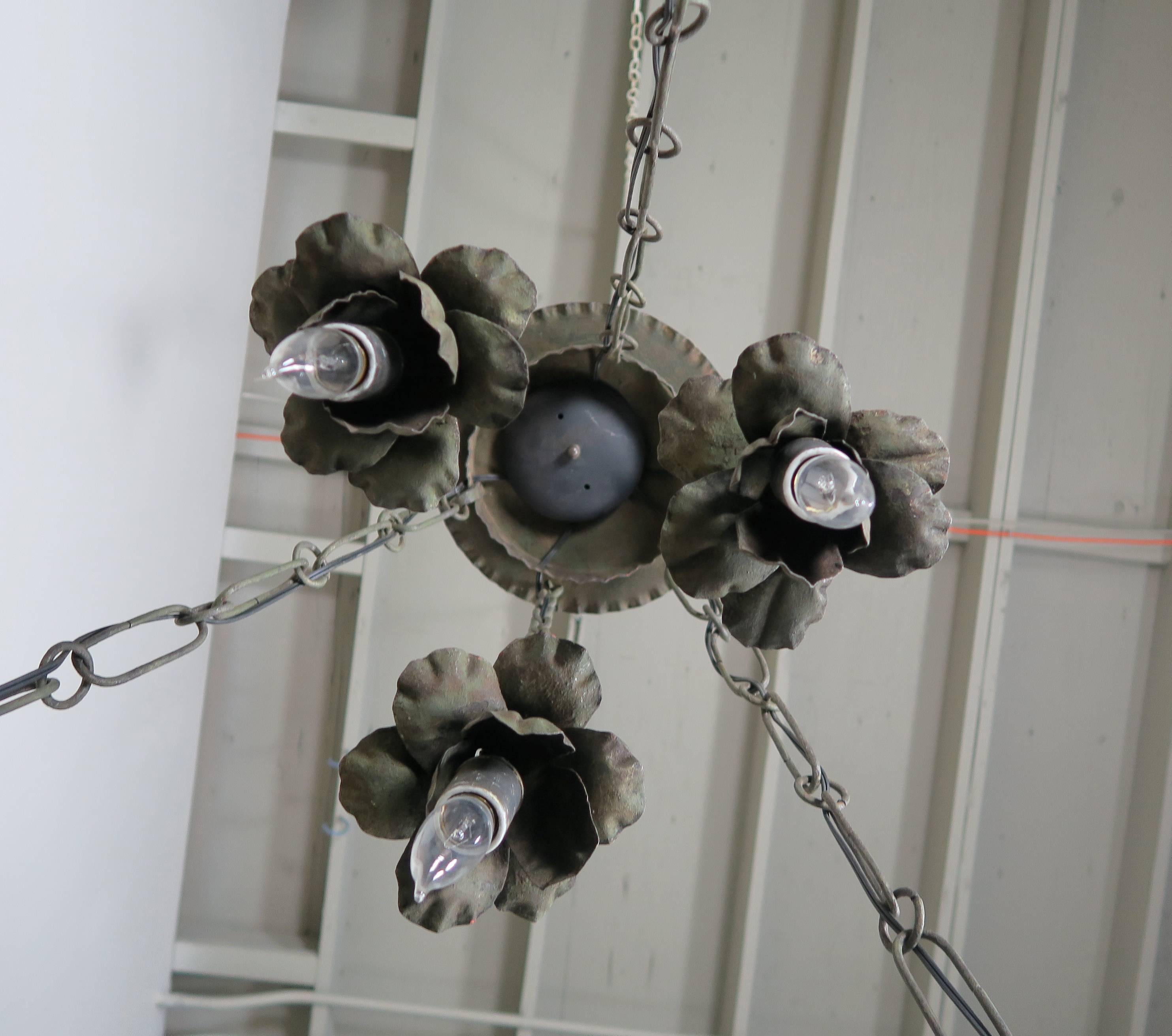 19th Century Spanish Wrought Iron Chandelier For Sale 1