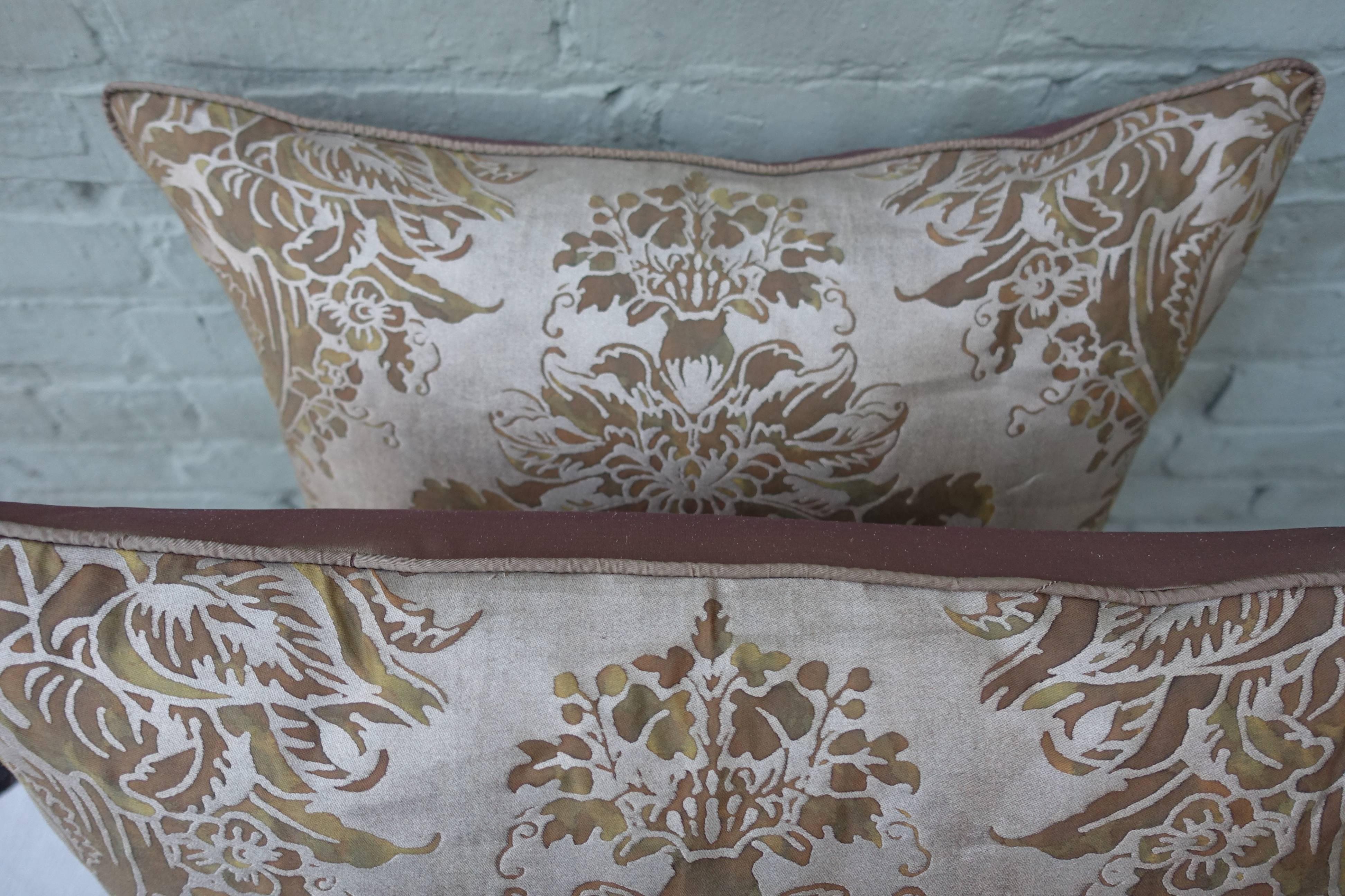 Pair of Dandola Patterned Fortuny Pillows In Excellent Condition In Los Angeles, CA