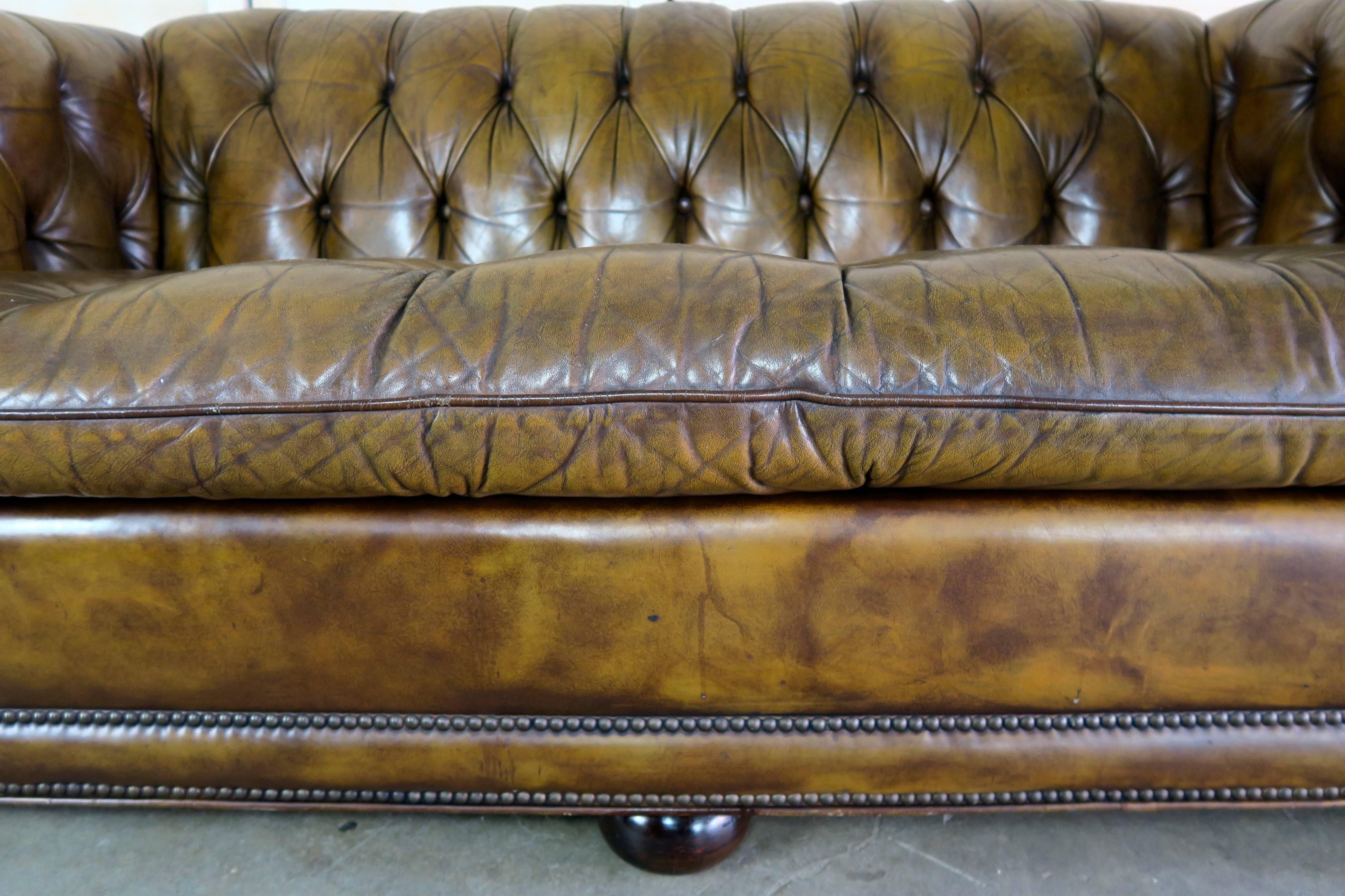Mid-20th Century English Tufted Leather Chesterfield Style Sofa, 1930s