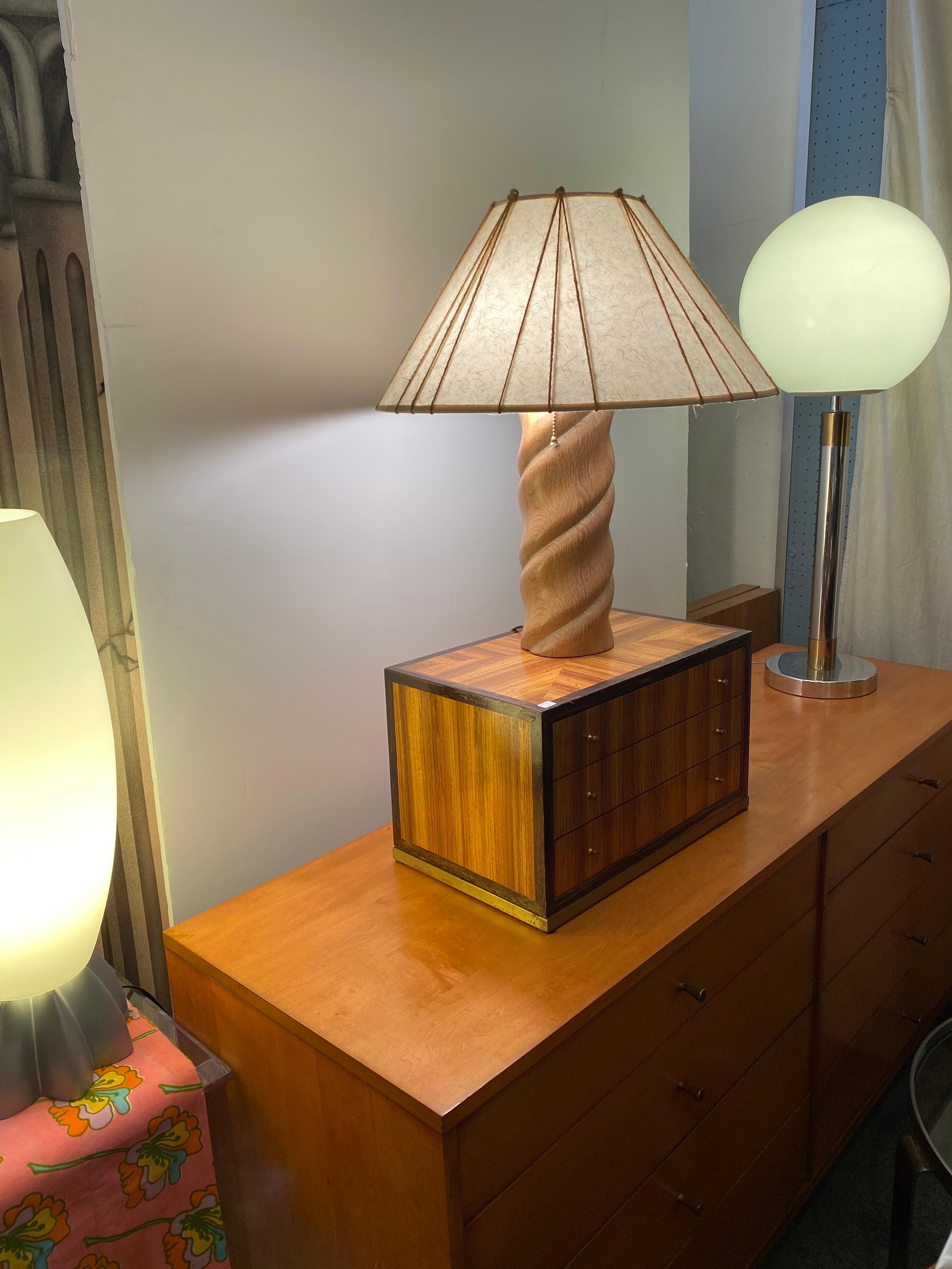 Russel Wright, gedrechselte Holz-Tischlampe von Fairmont Lamps im Angebot 6