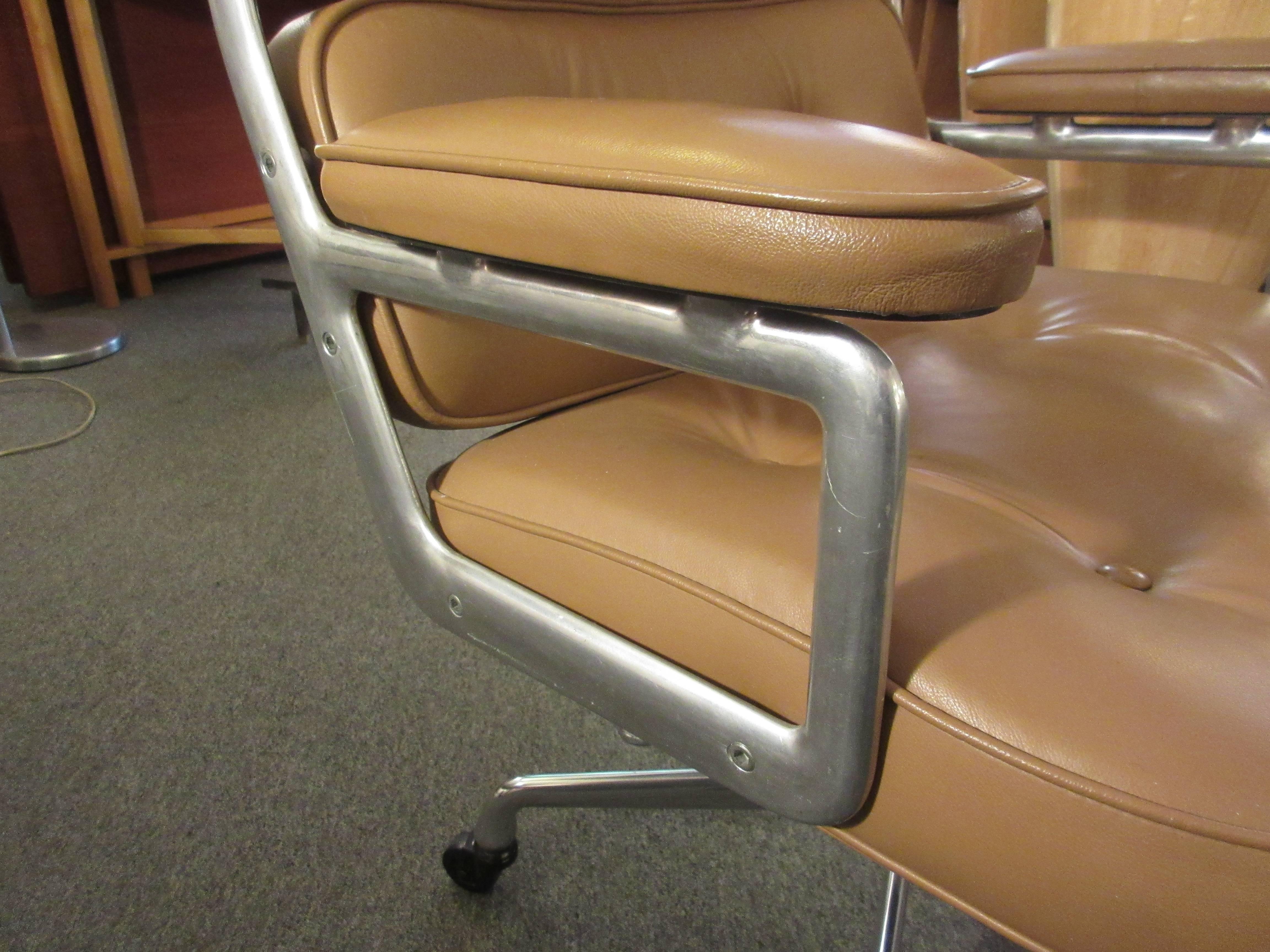 Aluminum Eames Time Life Leather Chair for Herman Miller