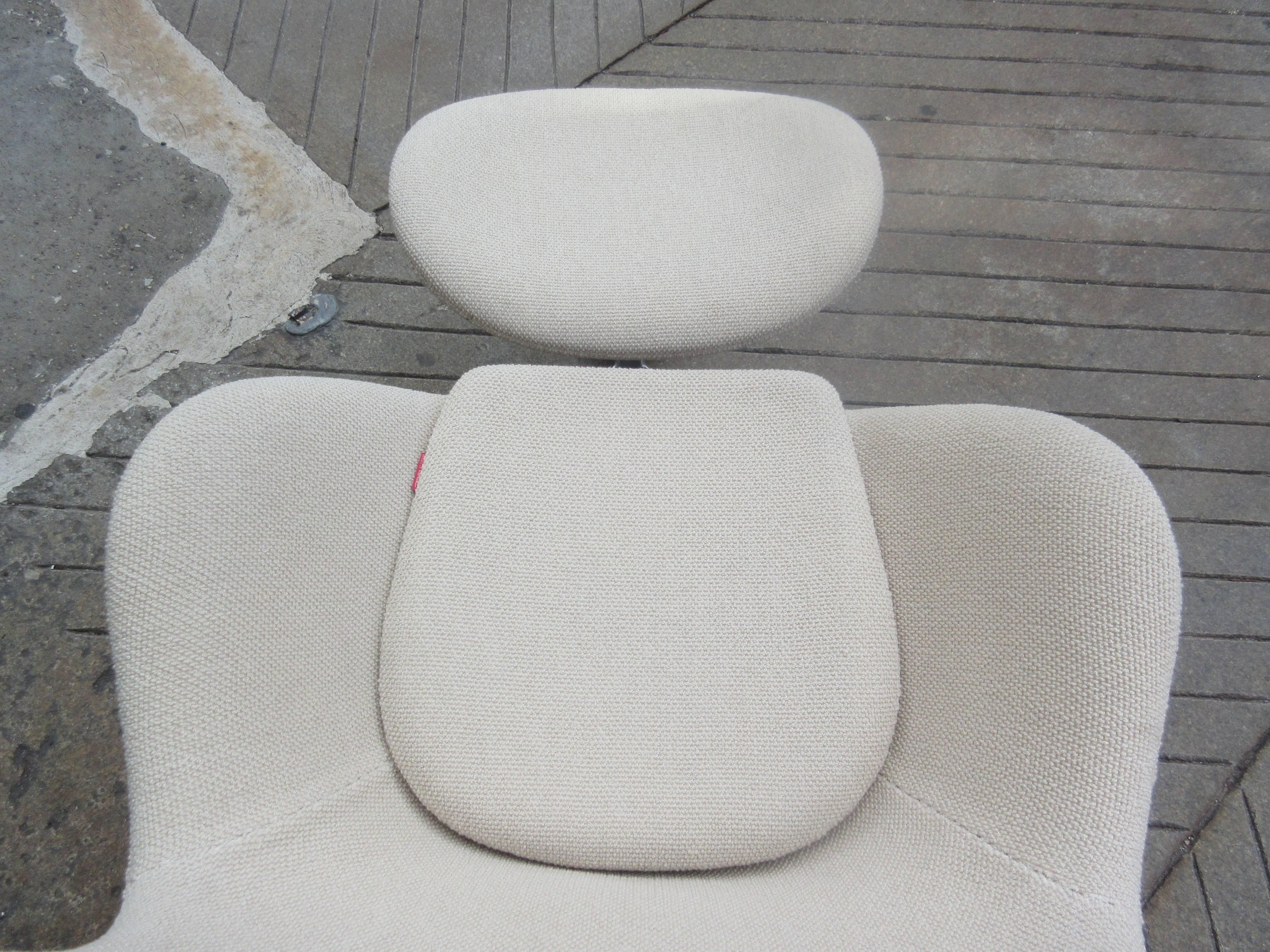 Danish Arne Jacobsen Egg Chair and Ottoman by Fritz Hansen for Knoll