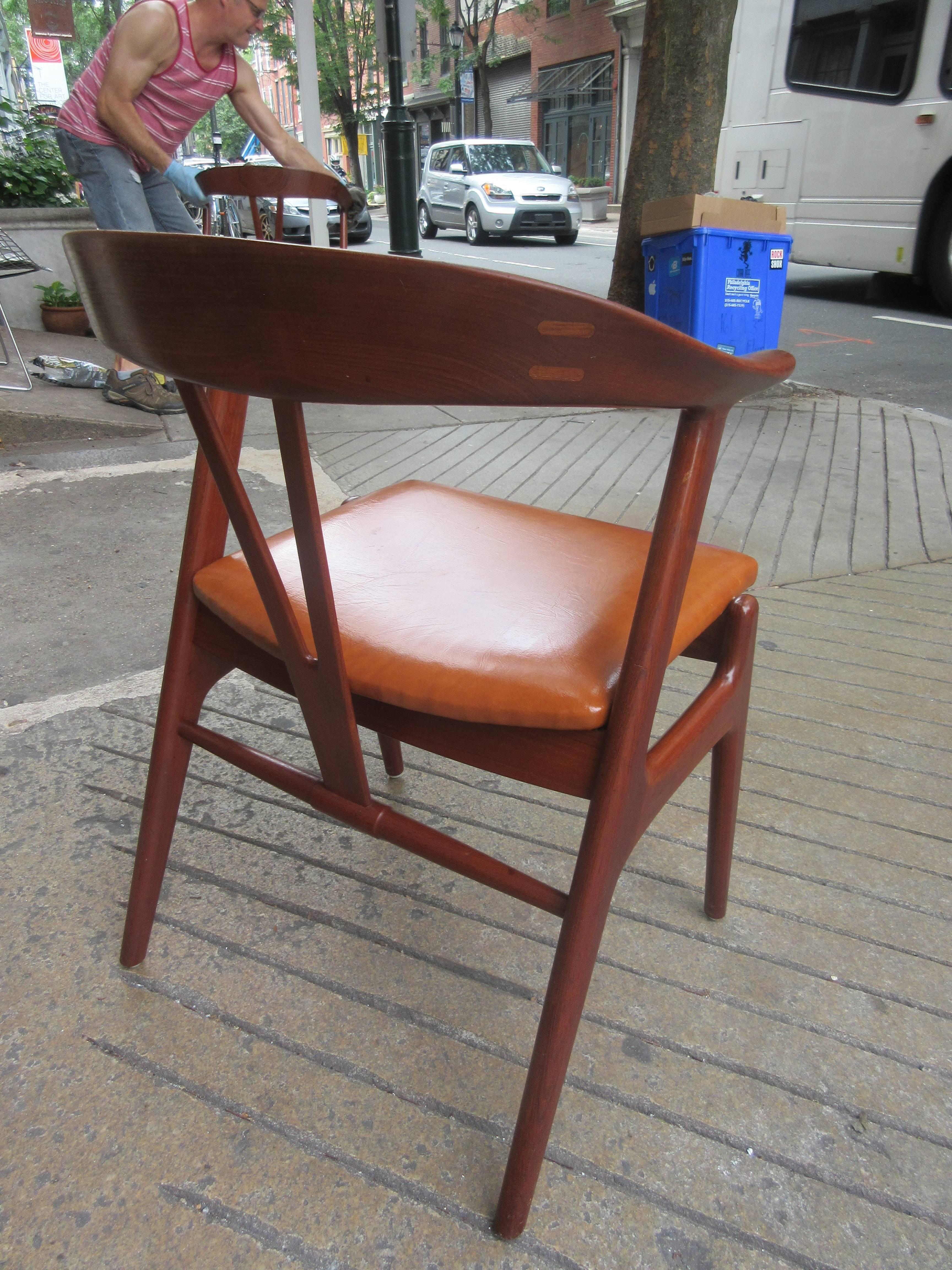 Erik Kirkegaard Teak Dining Chairs for Hong Stolefabrik In Excellent Condition In Philadelphia, PA