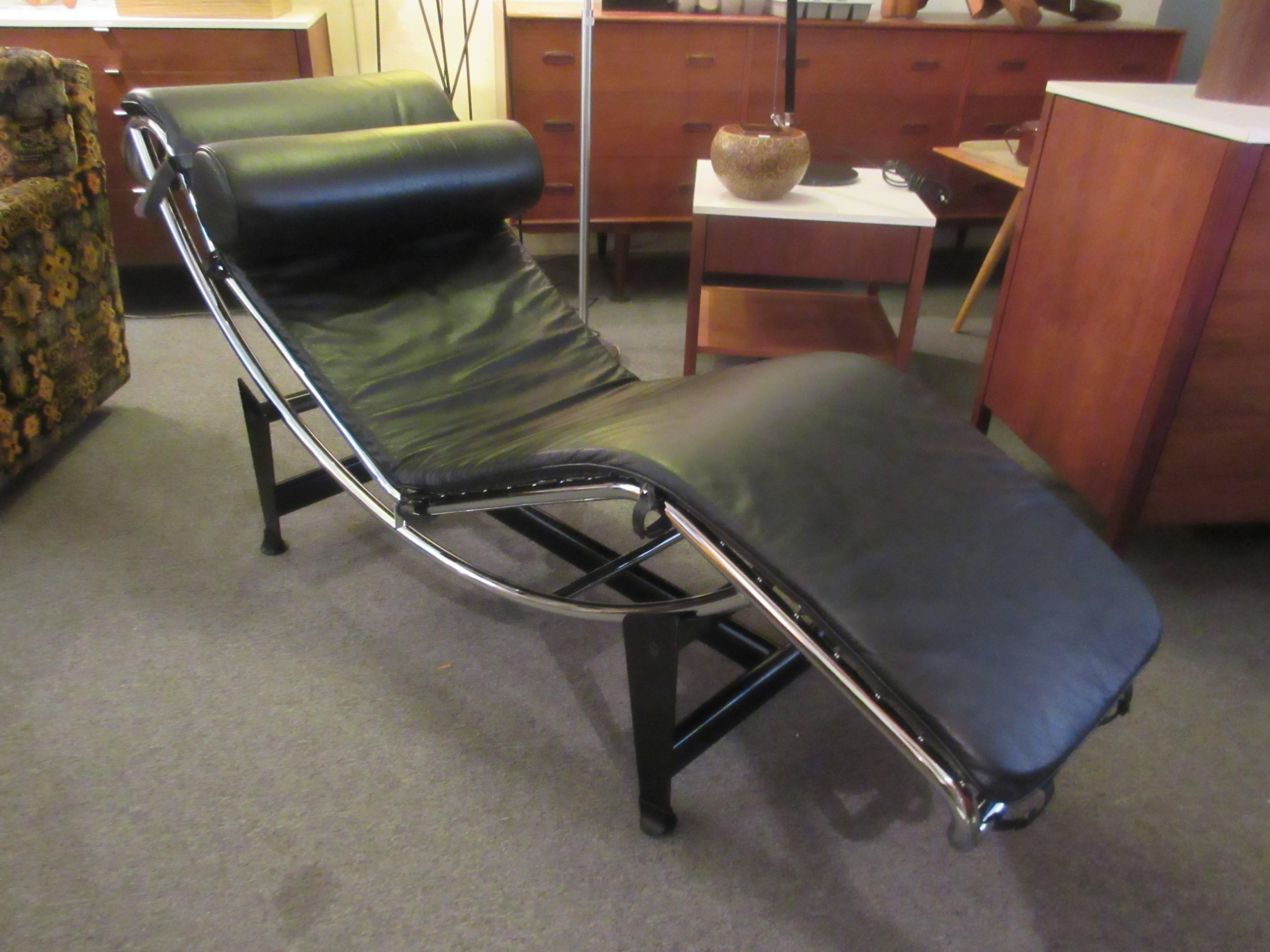 Pristine chaise longue. Bought in the 1980s and never used. No scuffs or scrapes and all rubber, leather and steel strapping perfect. Fully adjustable on it's rubber and steel cradle.