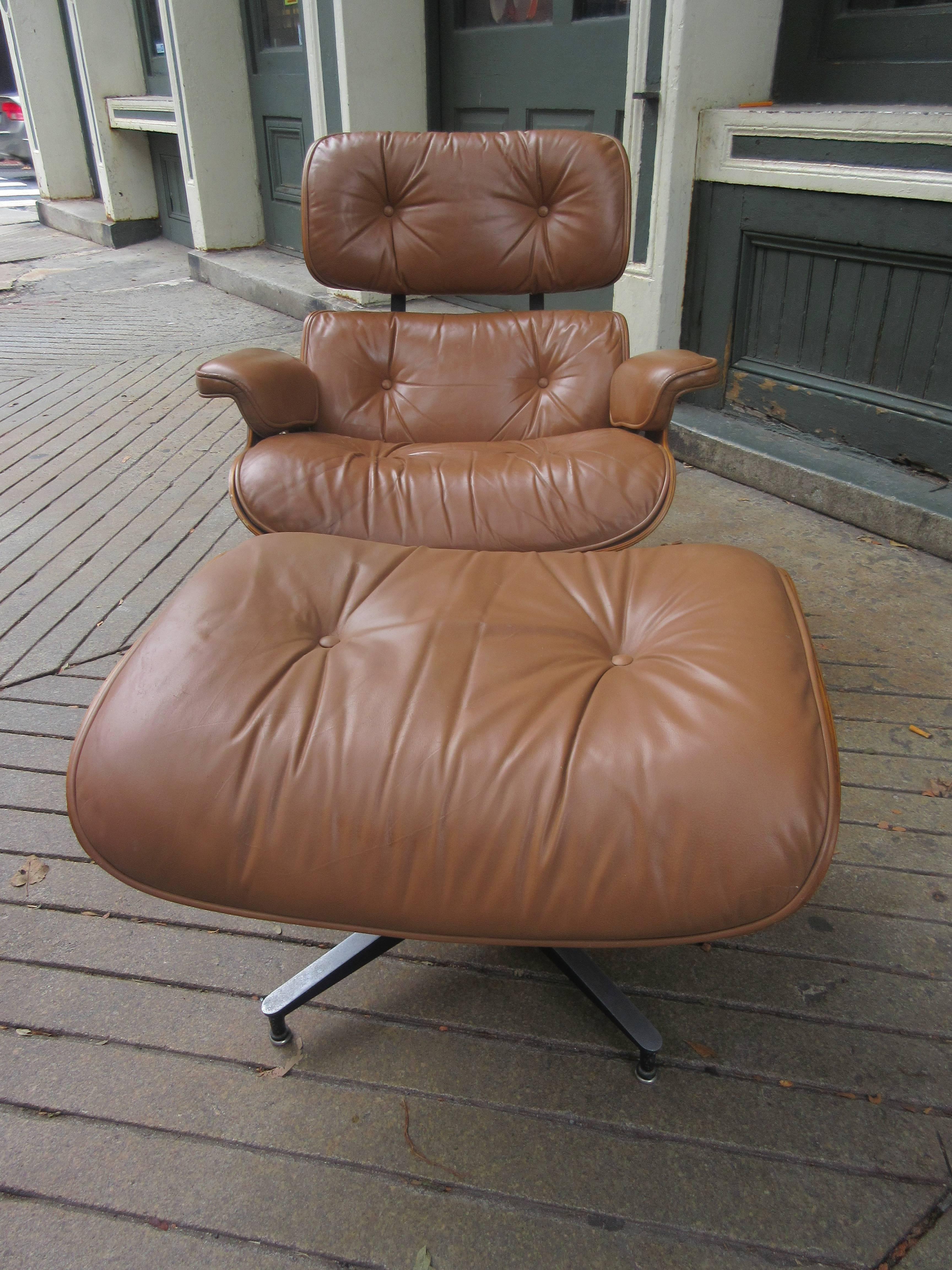 Leather Charles Eames for Herman Miller Rosewood Lounge and Ottoman