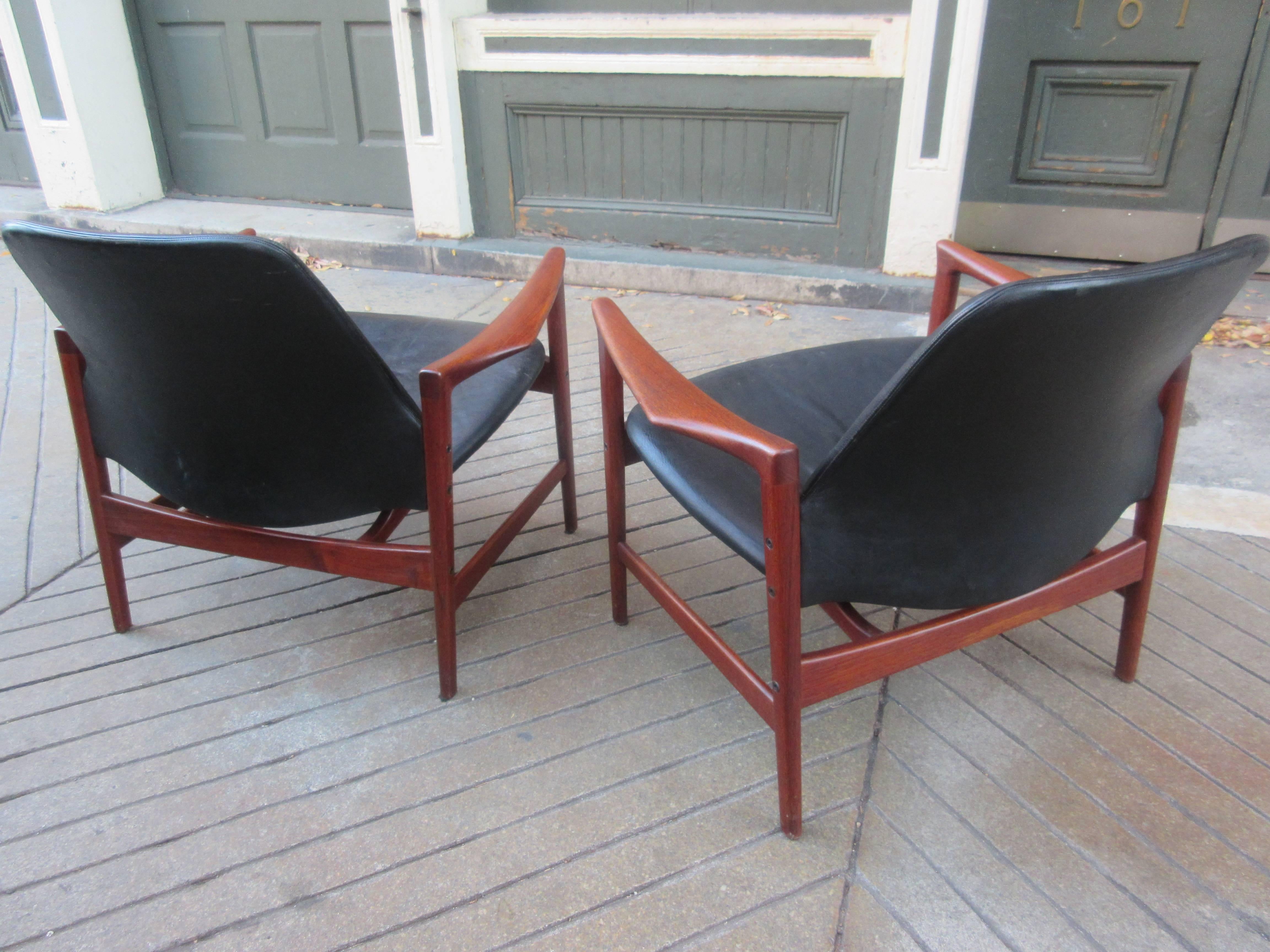 Ib Kofod-Larsen Holte Easy Chair by Ope, Made in Sweden In Excellent Condition In Philadelphia, PA