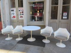 Eero Saarinen for Knoll Associates 42 Inch Table