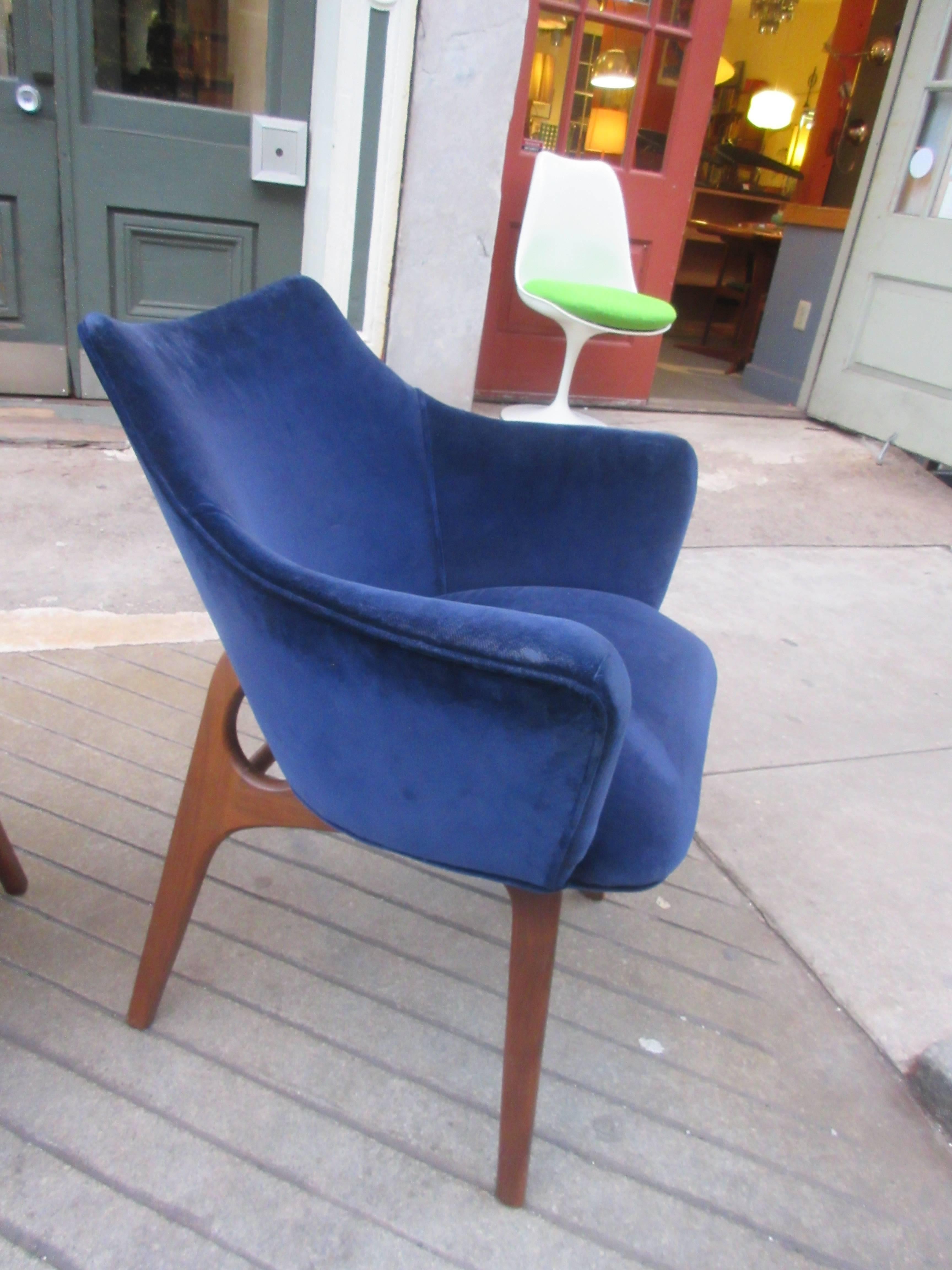 Set of six Adrian Pearsall Dining chairs, two- armed and four armless covered in their original royal blue velvet! Chairs need to be recovered! Chairs are not often seen as compared to some of his other designs! Measurements for armed chairs listed