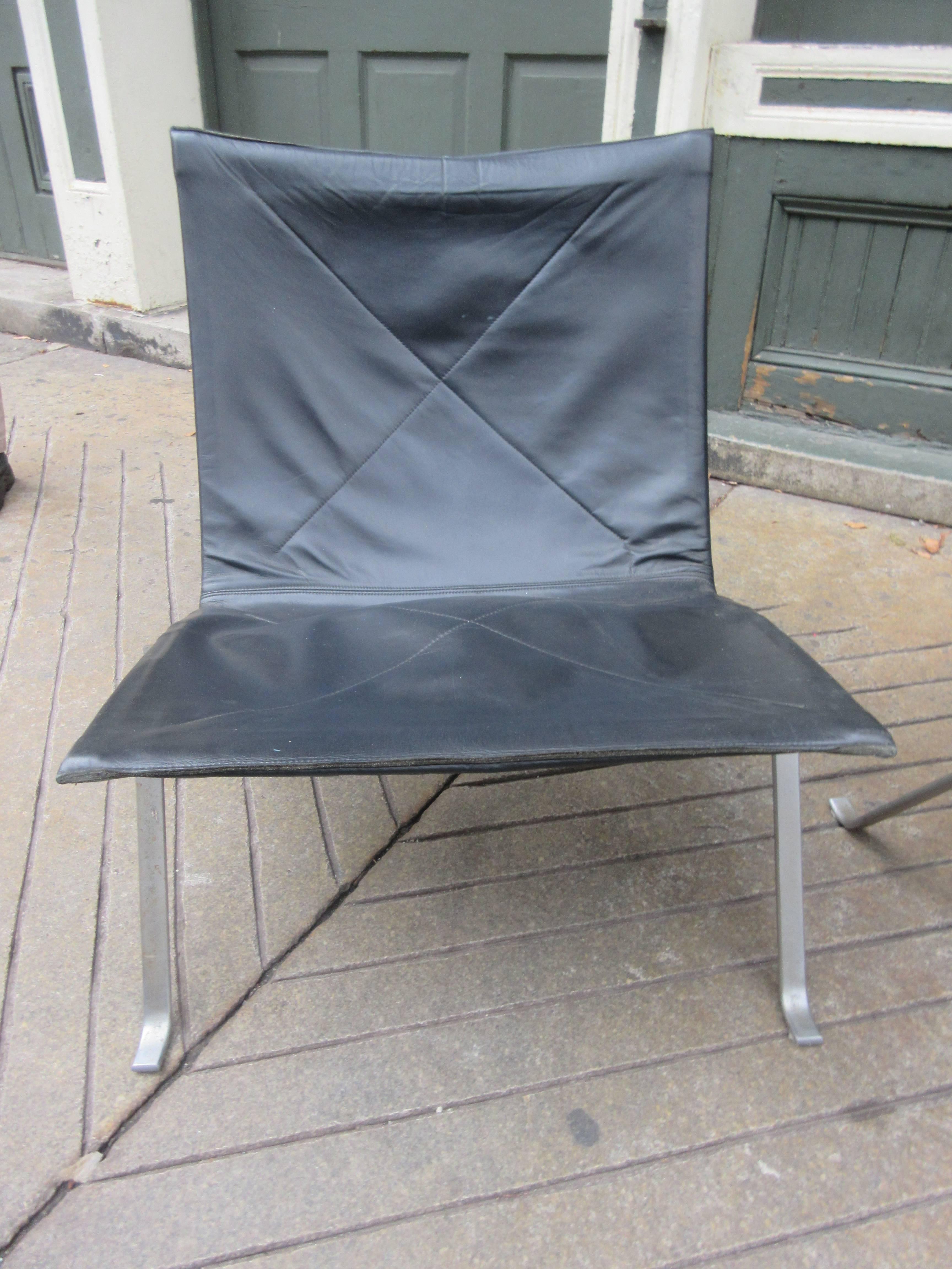 Scandinavian Modern Poul Kjaerholm PK22 Pair of Leather and Steel Lounge Chairs