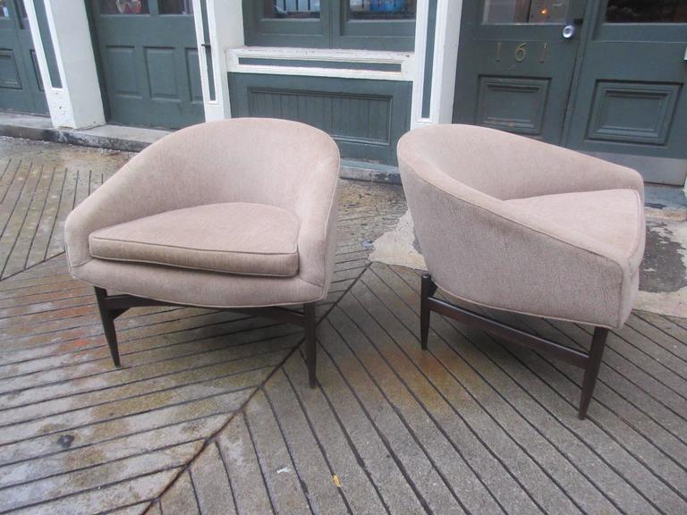 Pair Of Sloping Armchairs By Lawrence Peabody At 1stdibs