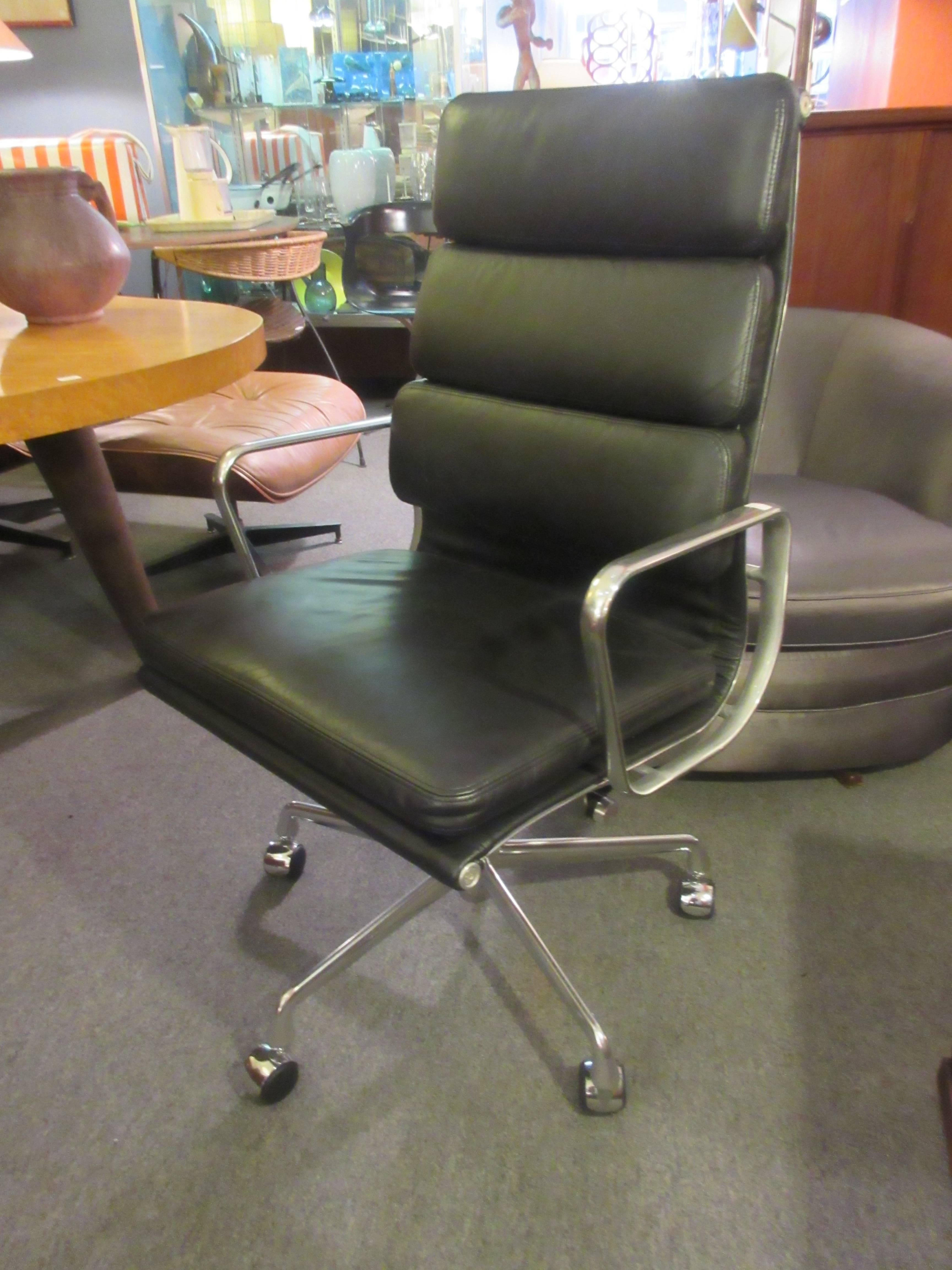 American Charles Eames for Herman Miller Executive Soft Pad Chair