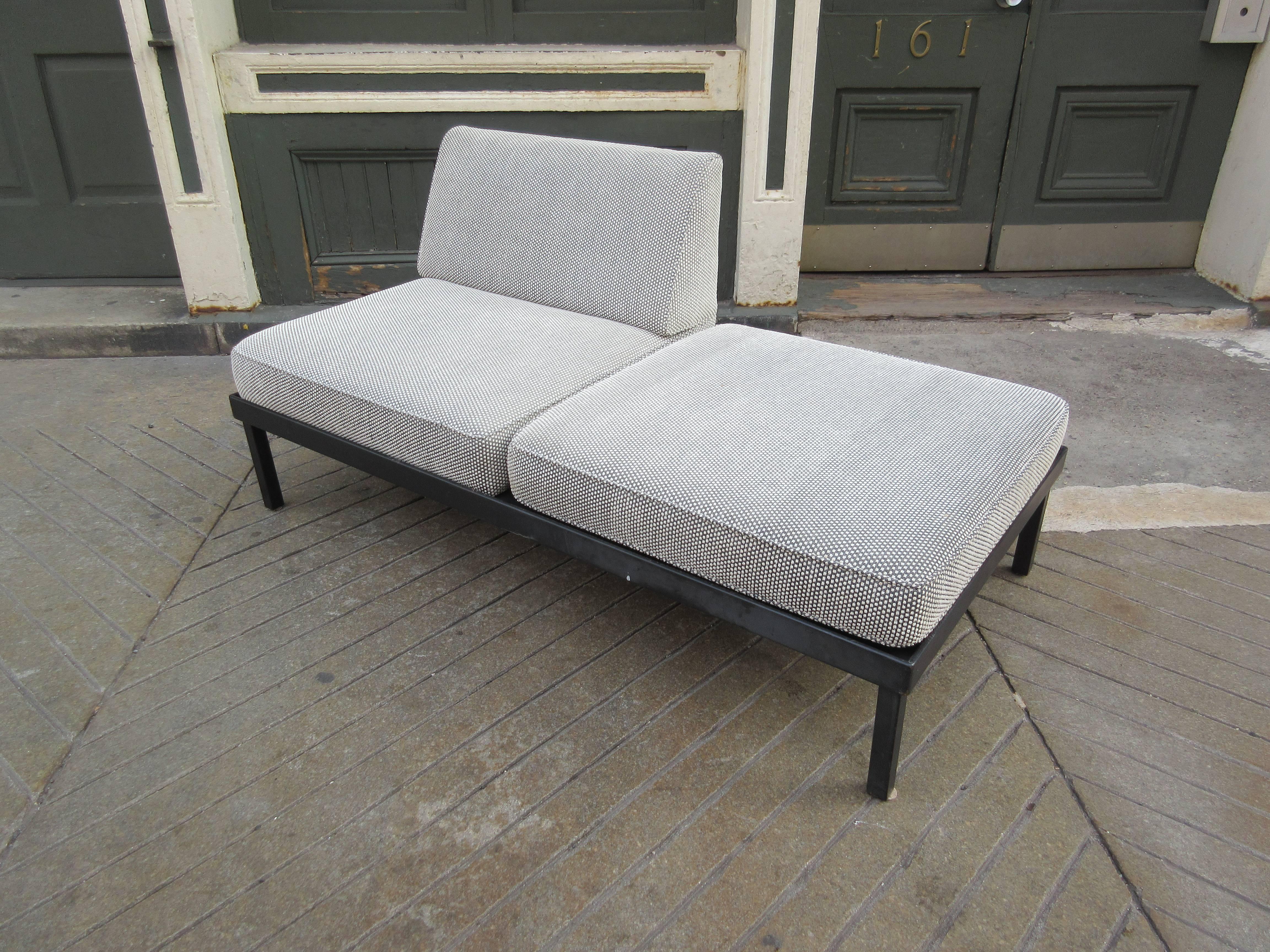 platform chaise