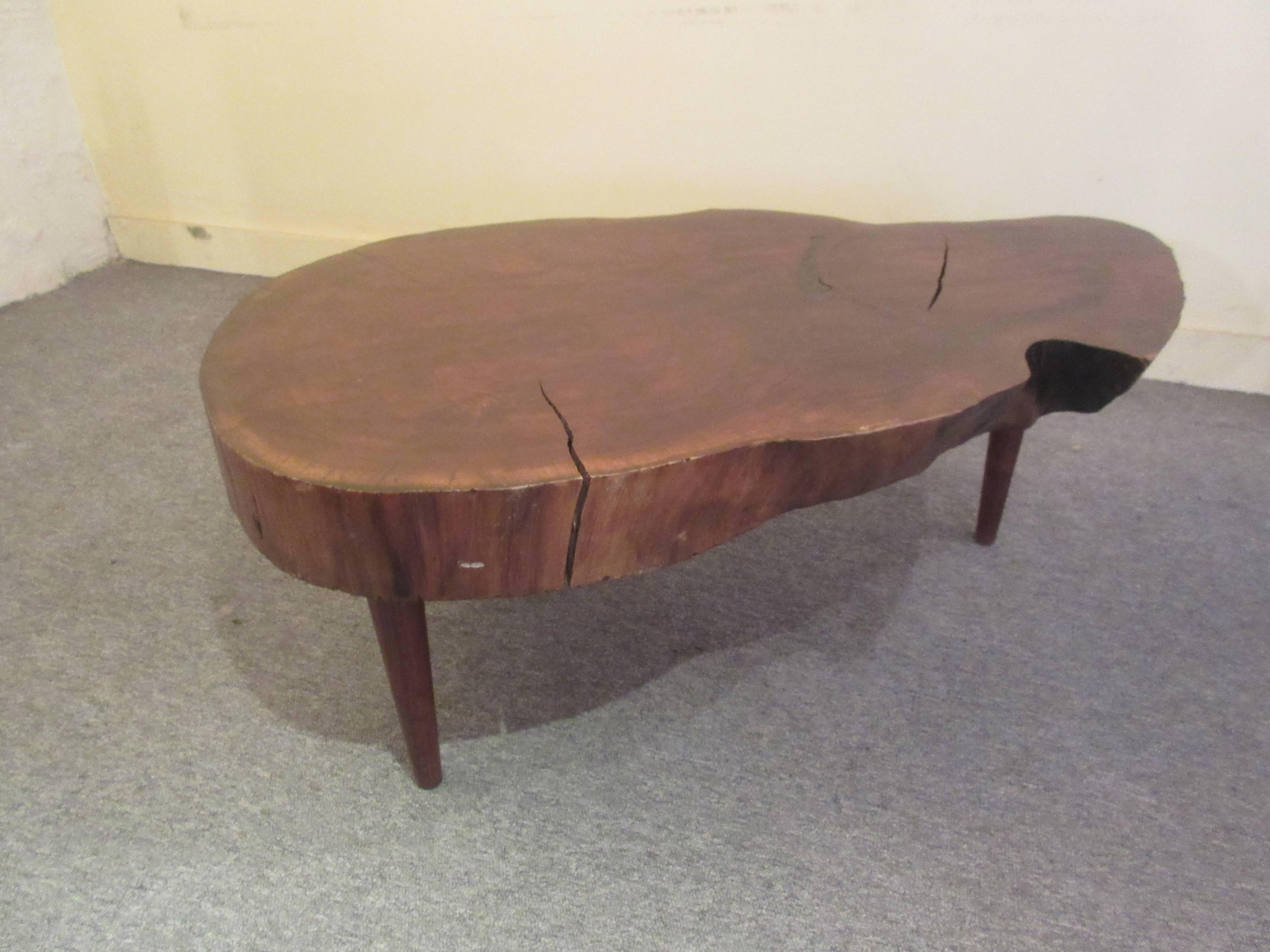 Mid-20th Century Tree Trunk Slab Tripod Coffee Table in the Style of Nakashima