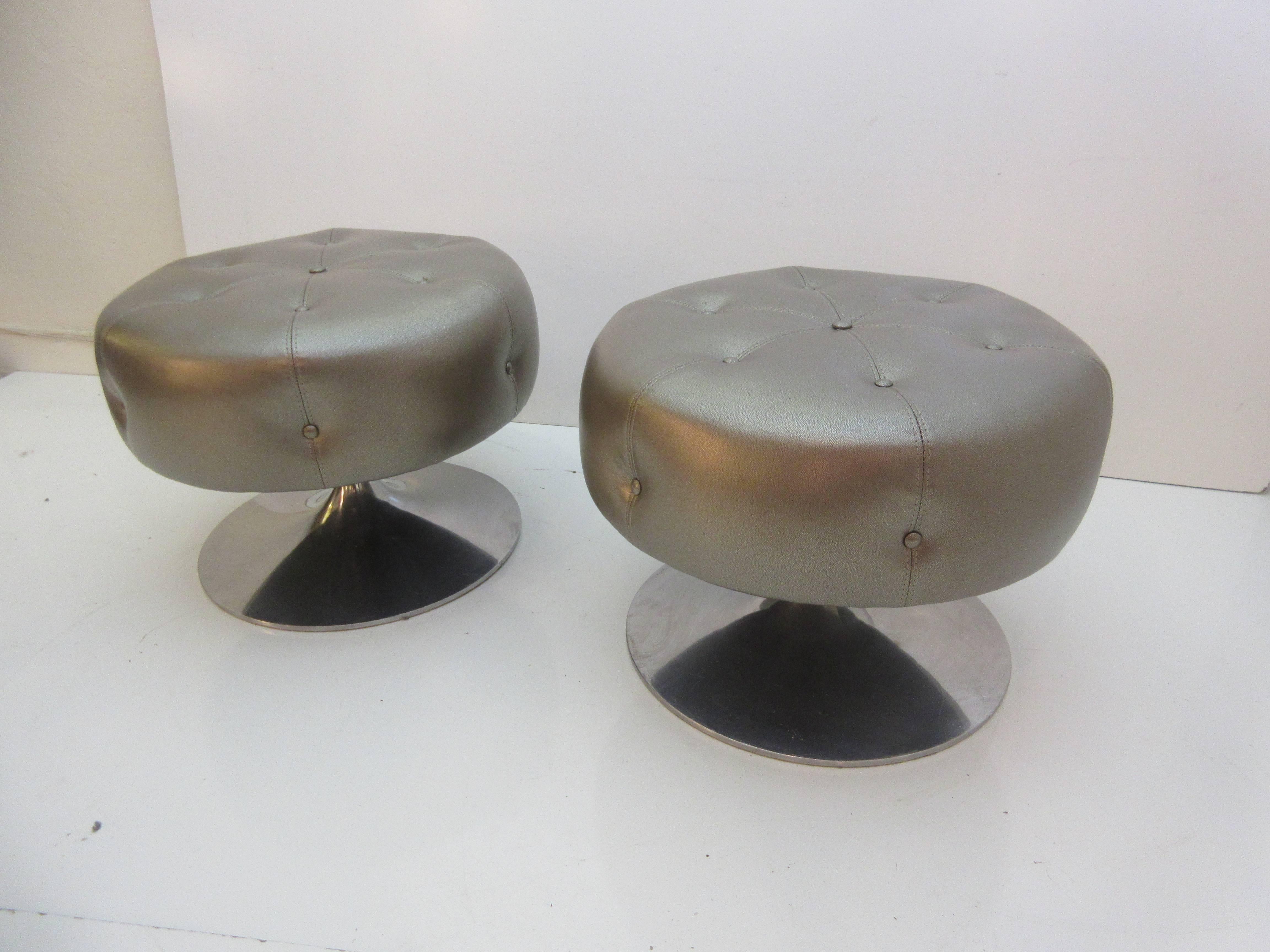 Selig Swivelling Stools with Aluminium Bases 1