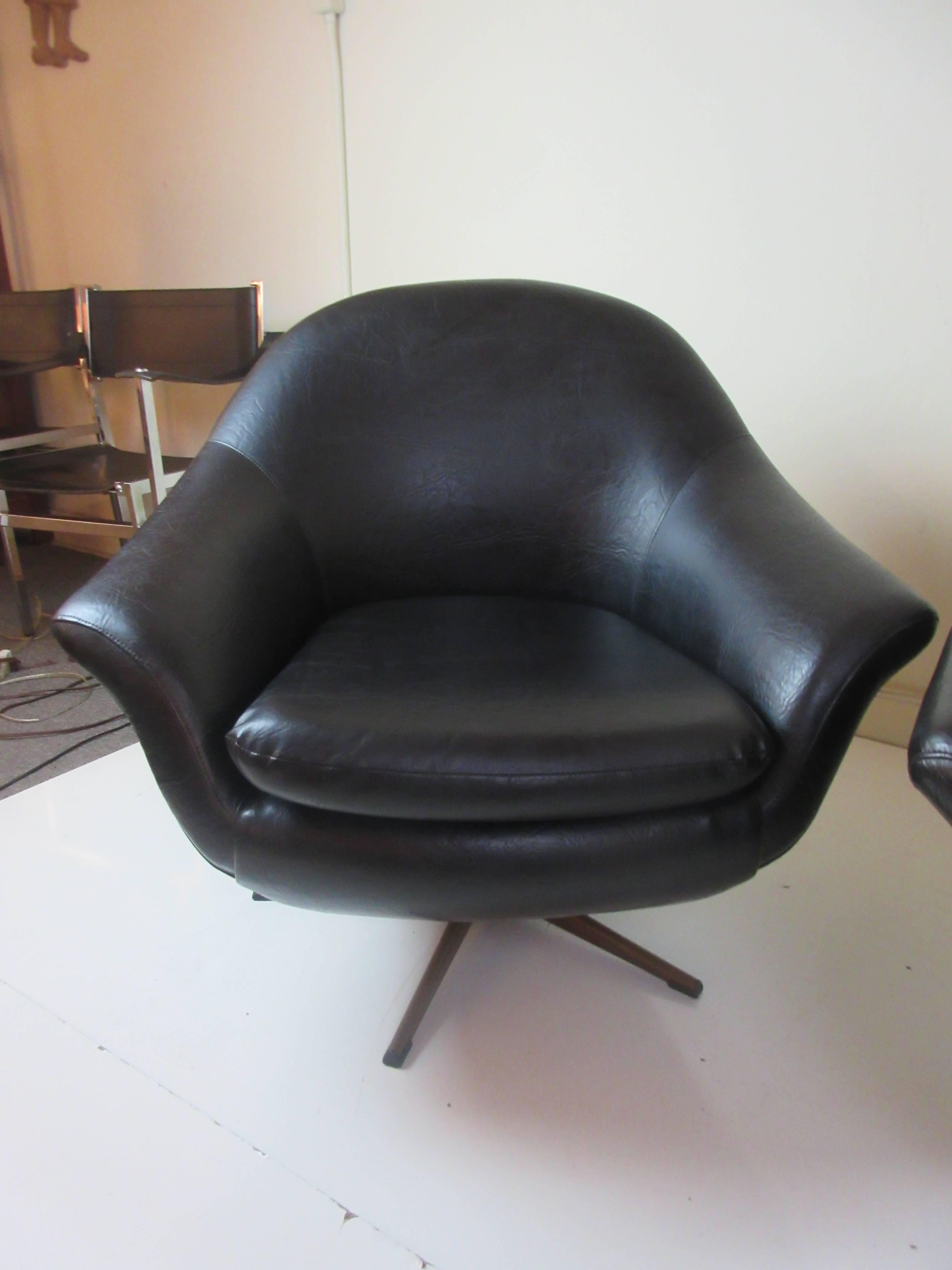 Overman Pair of Swivel Chairs in Black Vinyl In Excellent Condition In Philadelphia, PA