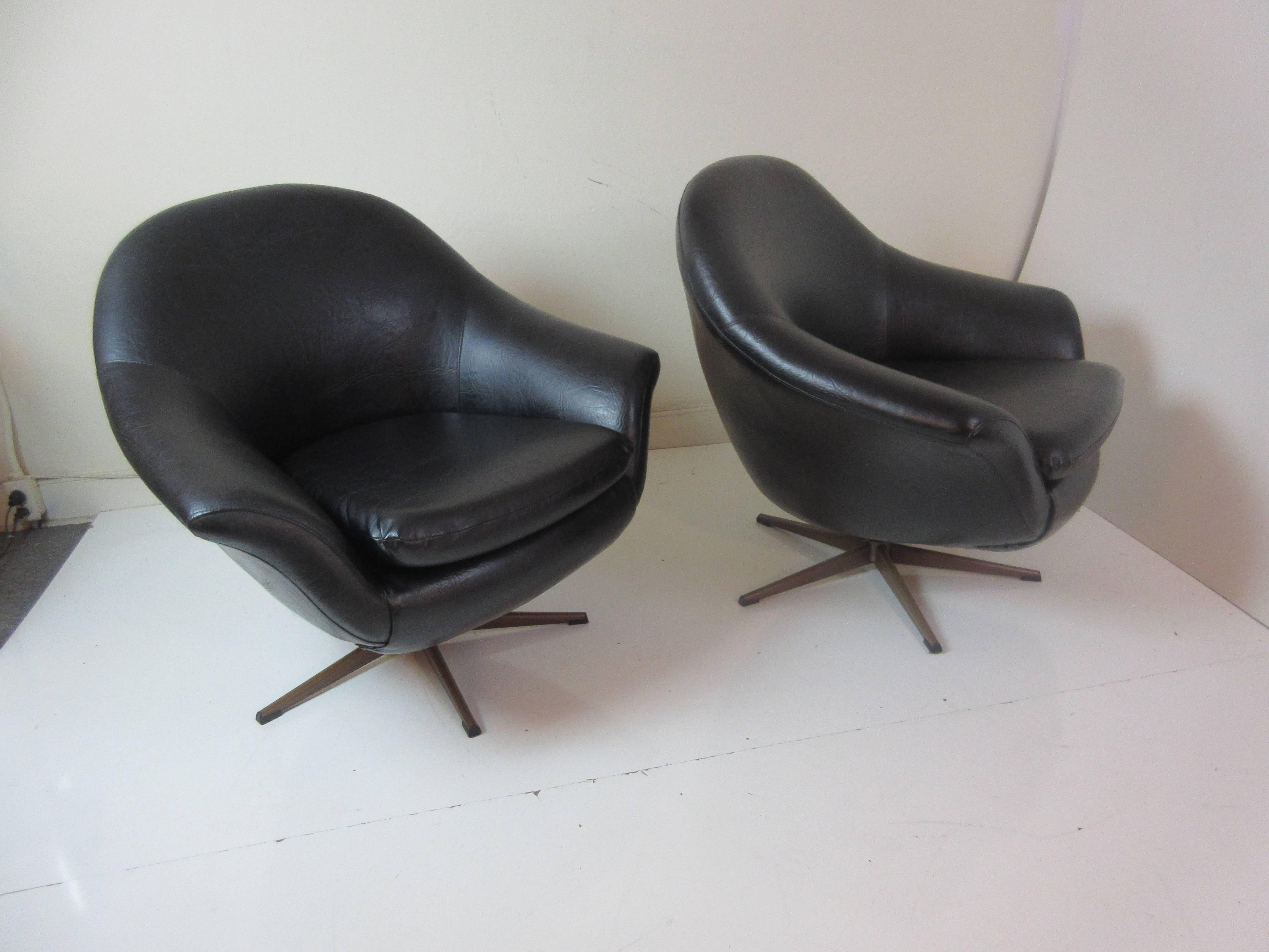 Swedish Overman Pair of Swivel Chairs in Black Vinyl