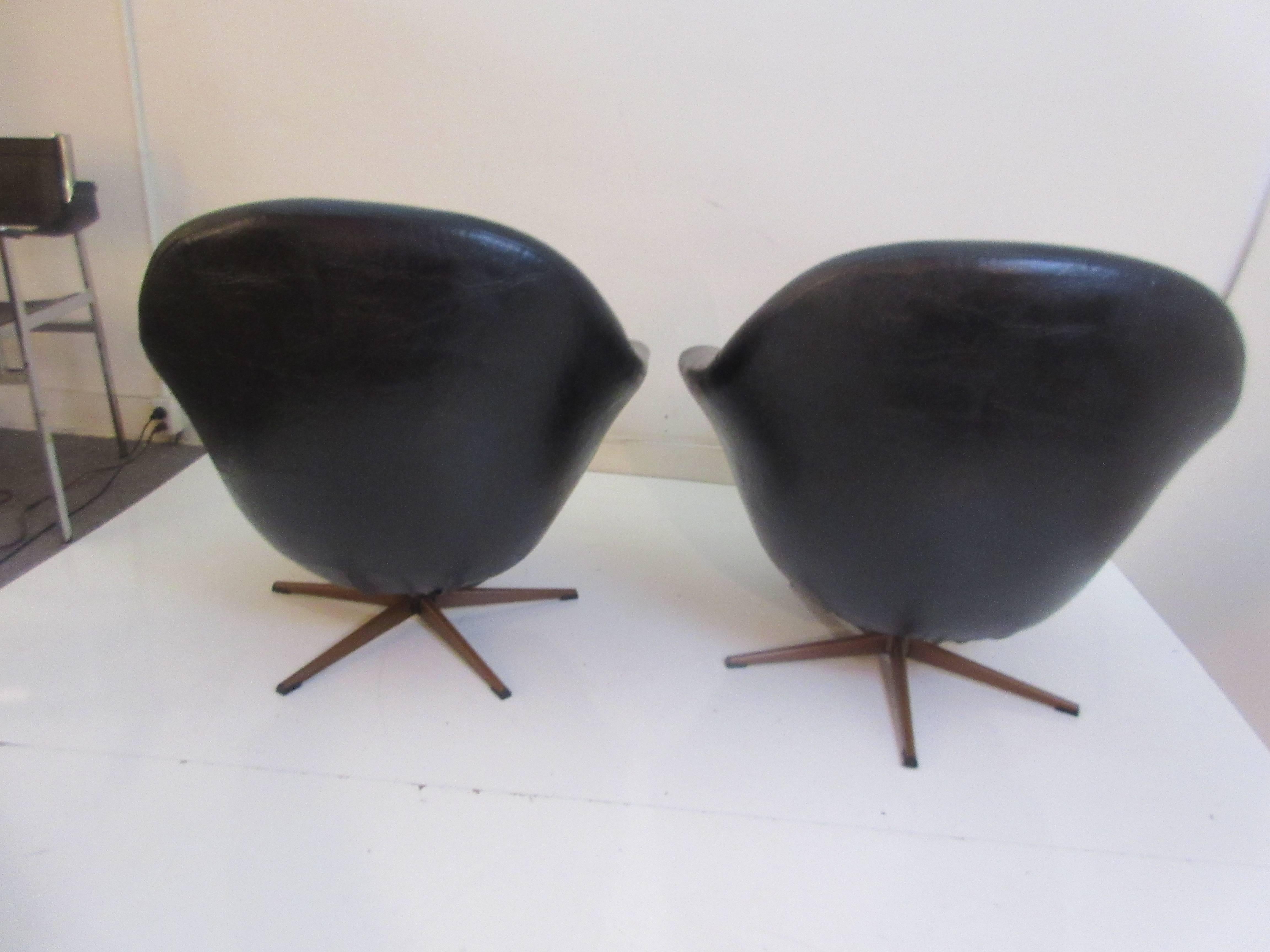 Overman Pair of Swivel Chairs in Black Vinyl 1