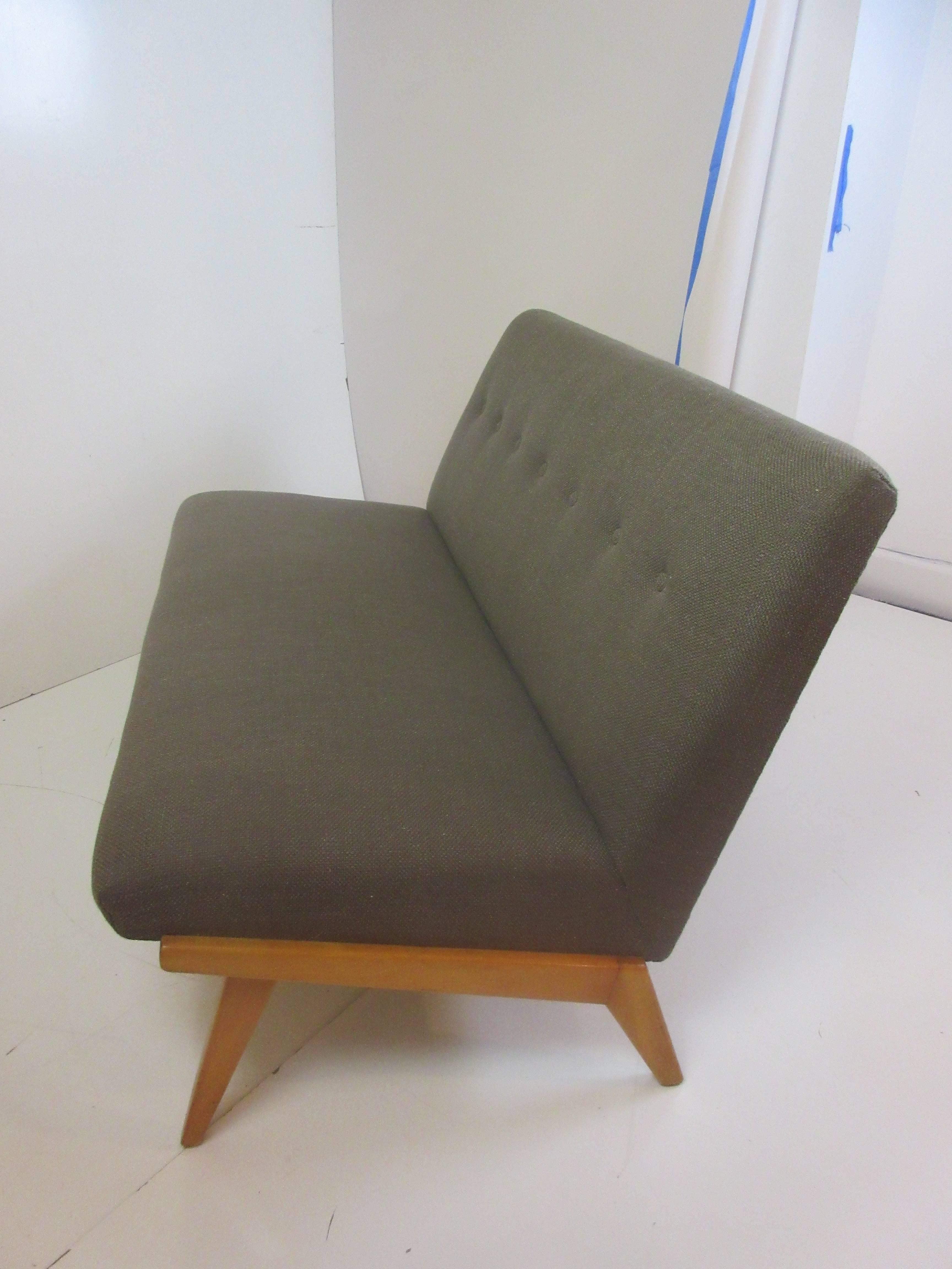Jens Risom for Knoll Settee In Excellent Condition In Philadelphia, PA