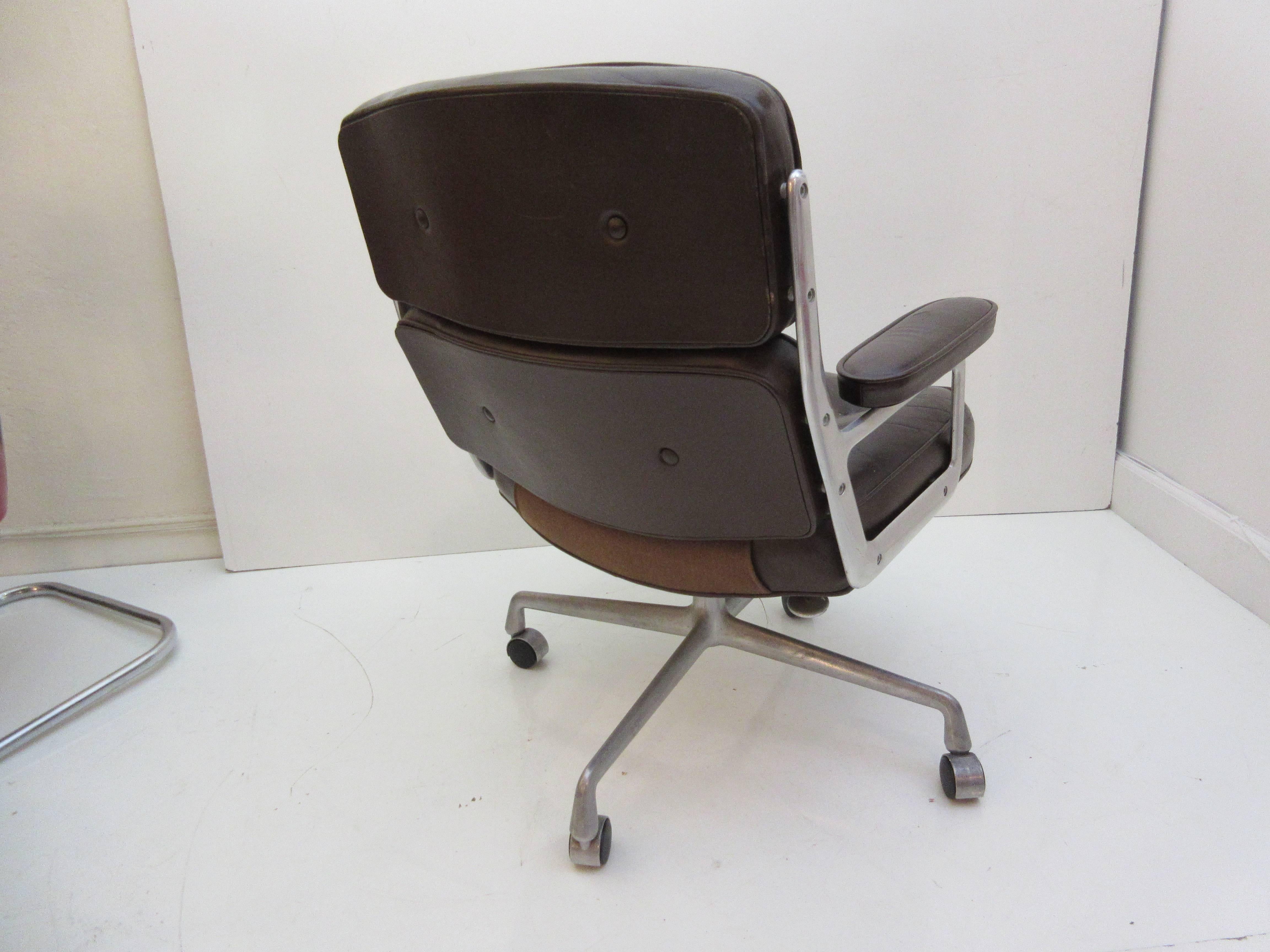 Mid-Century Modern Charles and Ray Eames Time Life Chair by Herman Miller