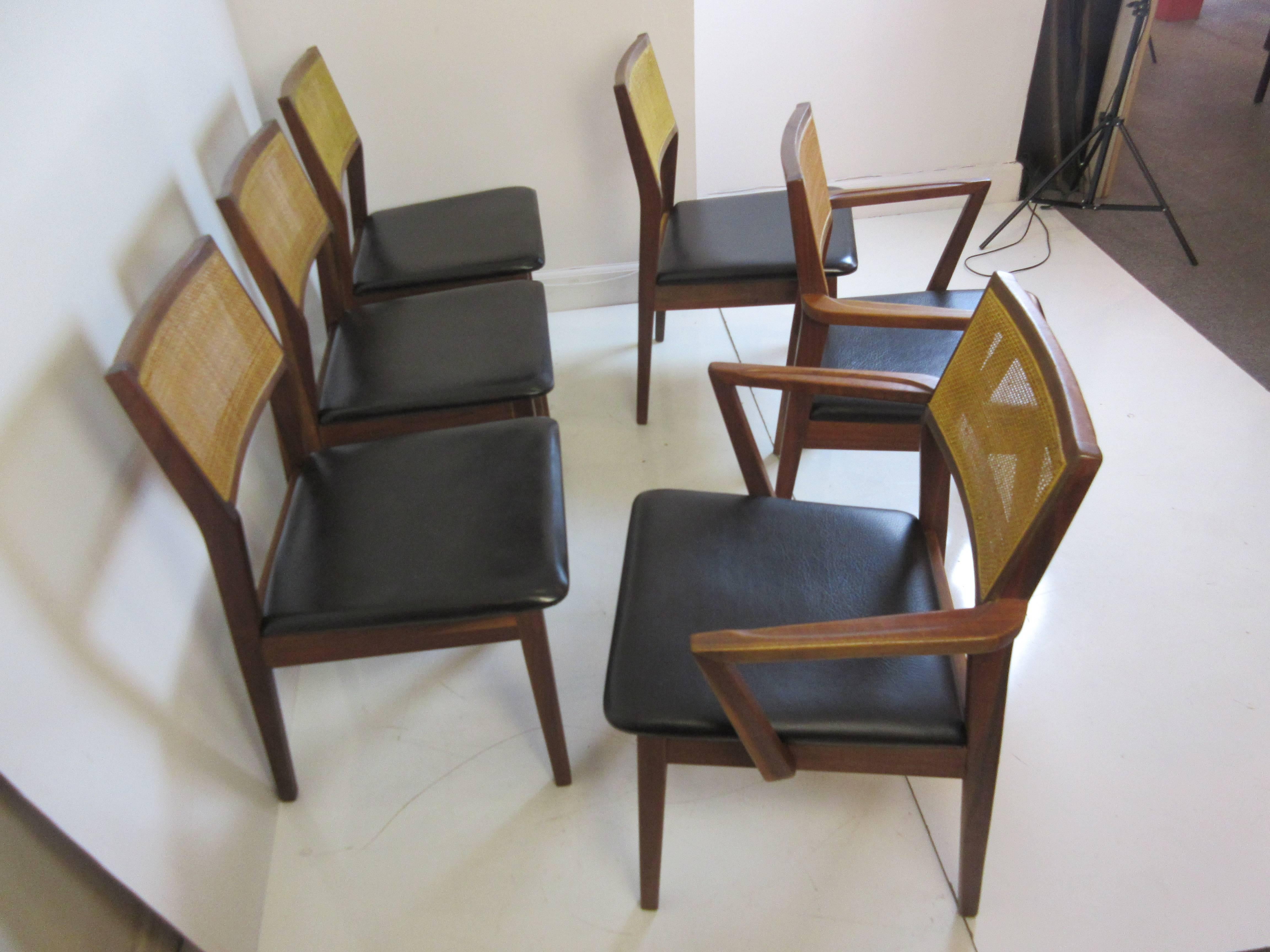 Founders for Thomasville Walnut Jack Cartwright Dining Chairs In Excellent Condition In Philadelphia, PA