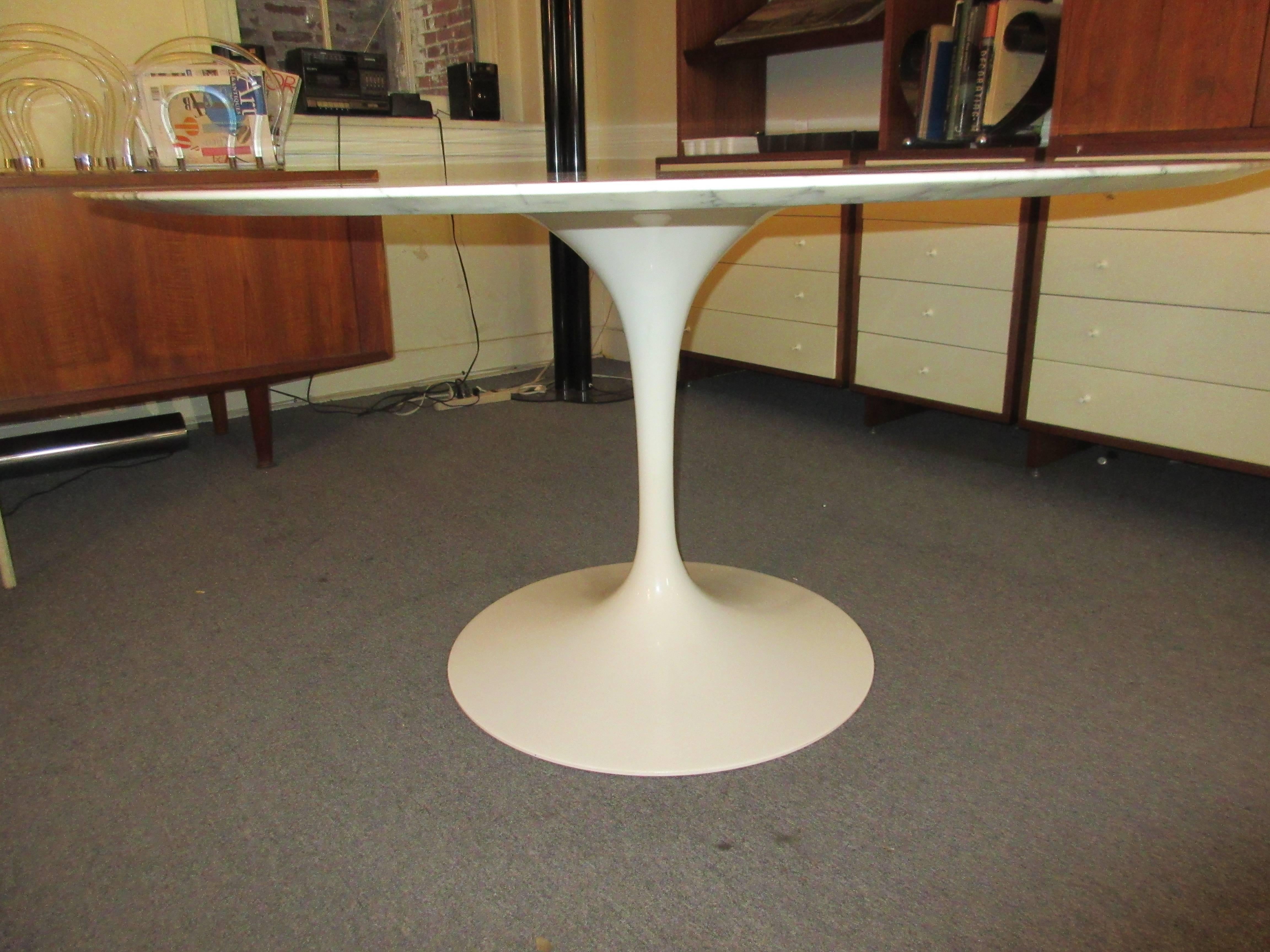 Mid-Century Modern Eero Saarinen for Knoll Arabescato Marble Dining Table