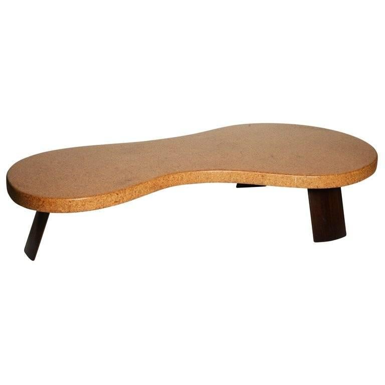 Rare Paul Frankl lacquered cork coffee table,
manufactured by Johnson Furniture Company USA, circa 1948.
Lacquered cork, lacquered wood.
This table has not been refinished so he retains its original color.
The table has been cleaned and