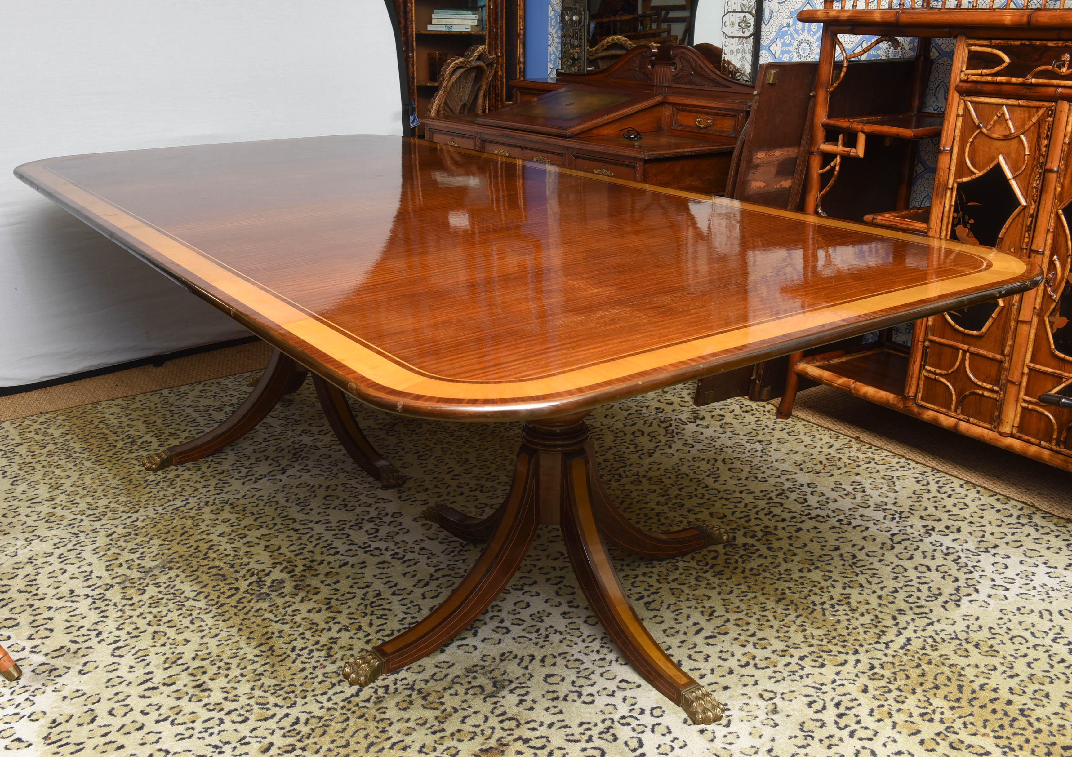 Mahogony Dining Table in the Vintage Federal Style