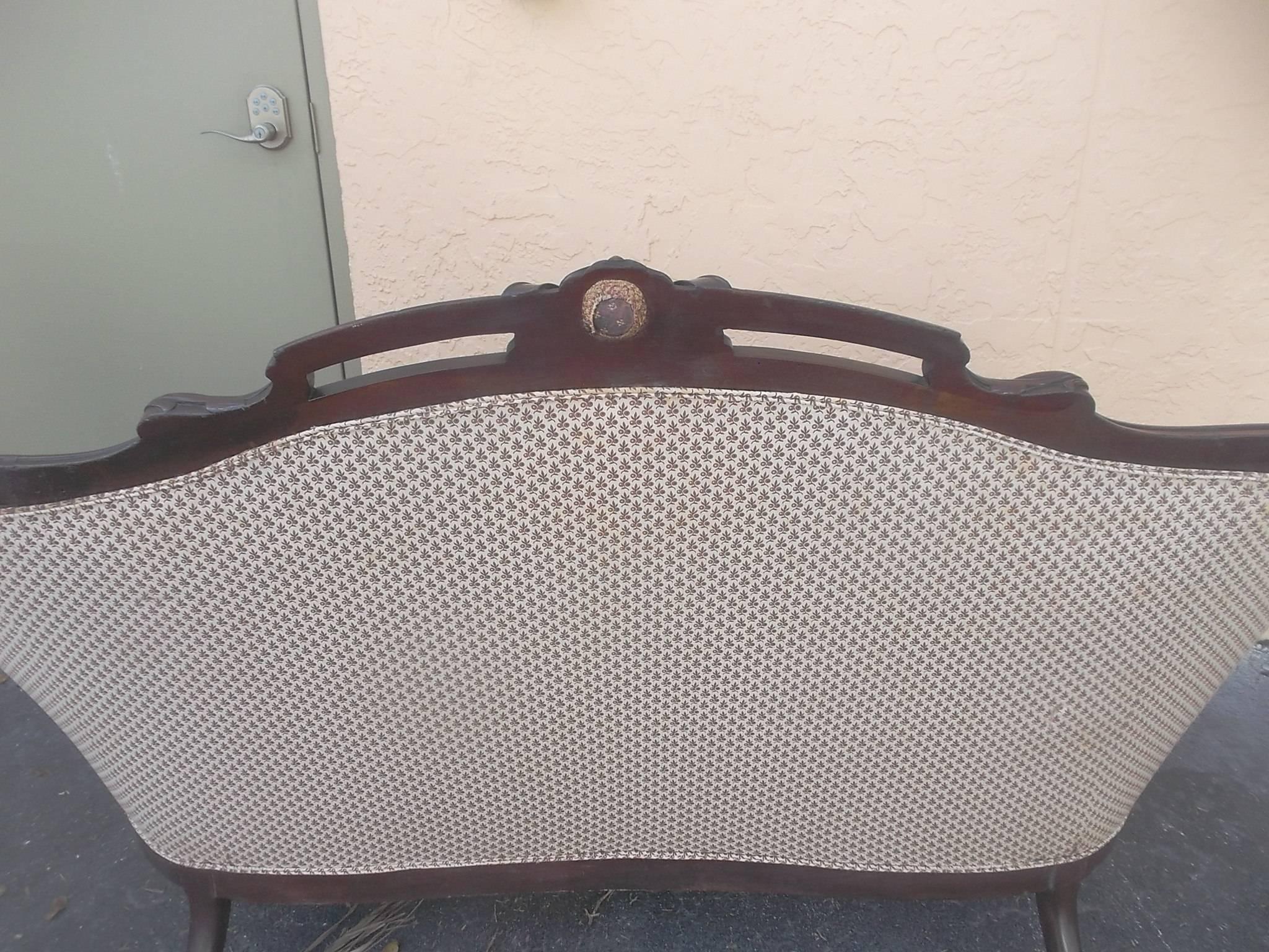 1900s Mahogany Upholstered Settee In Excellent Condition In West Palm Beach, FL