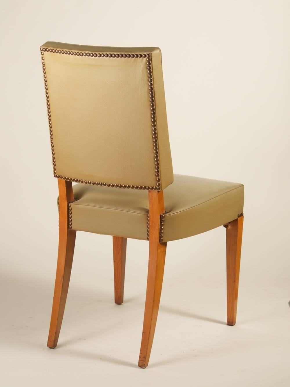 French 1940s Art Deco dining chairs, set of six, in ash. Seat height: 18