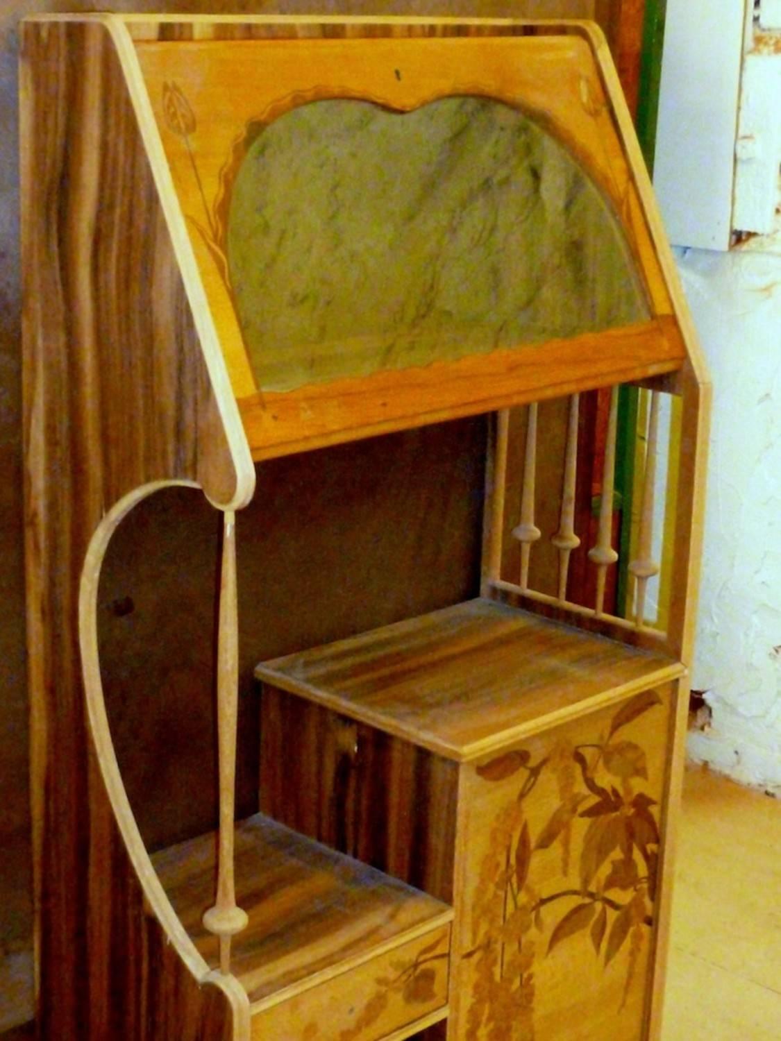 Art Nouveau Louis Majorelle Cabinet with Wisteria Marquetry For Sale