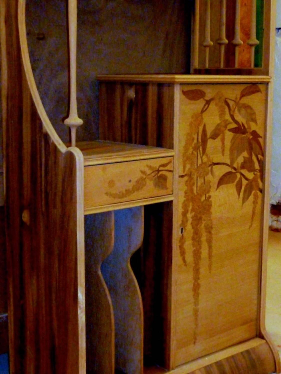 Early 20th Century Louis Majorelle Cabinet with Wisteria Marquetry For Sale