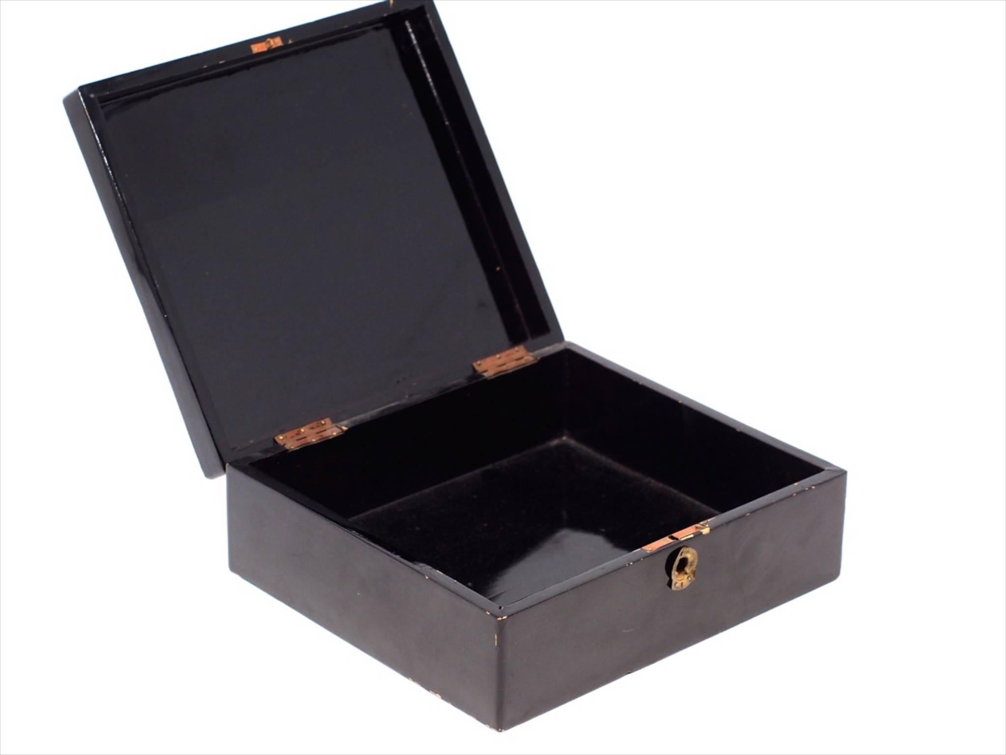 black laquer box