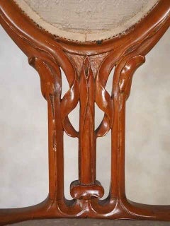 Coppia di sedie di Georges de Feure, modello dell’Esposizione del 1900, in legno di pero scolpito a mano.