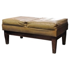Banquette de bateau de style Art déco française des années 40. Deux disponibles.
