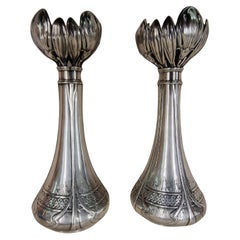 Paire rare de deux vases à fleurs en métal argenté Broggi Milan, Art Nouveau, Italie