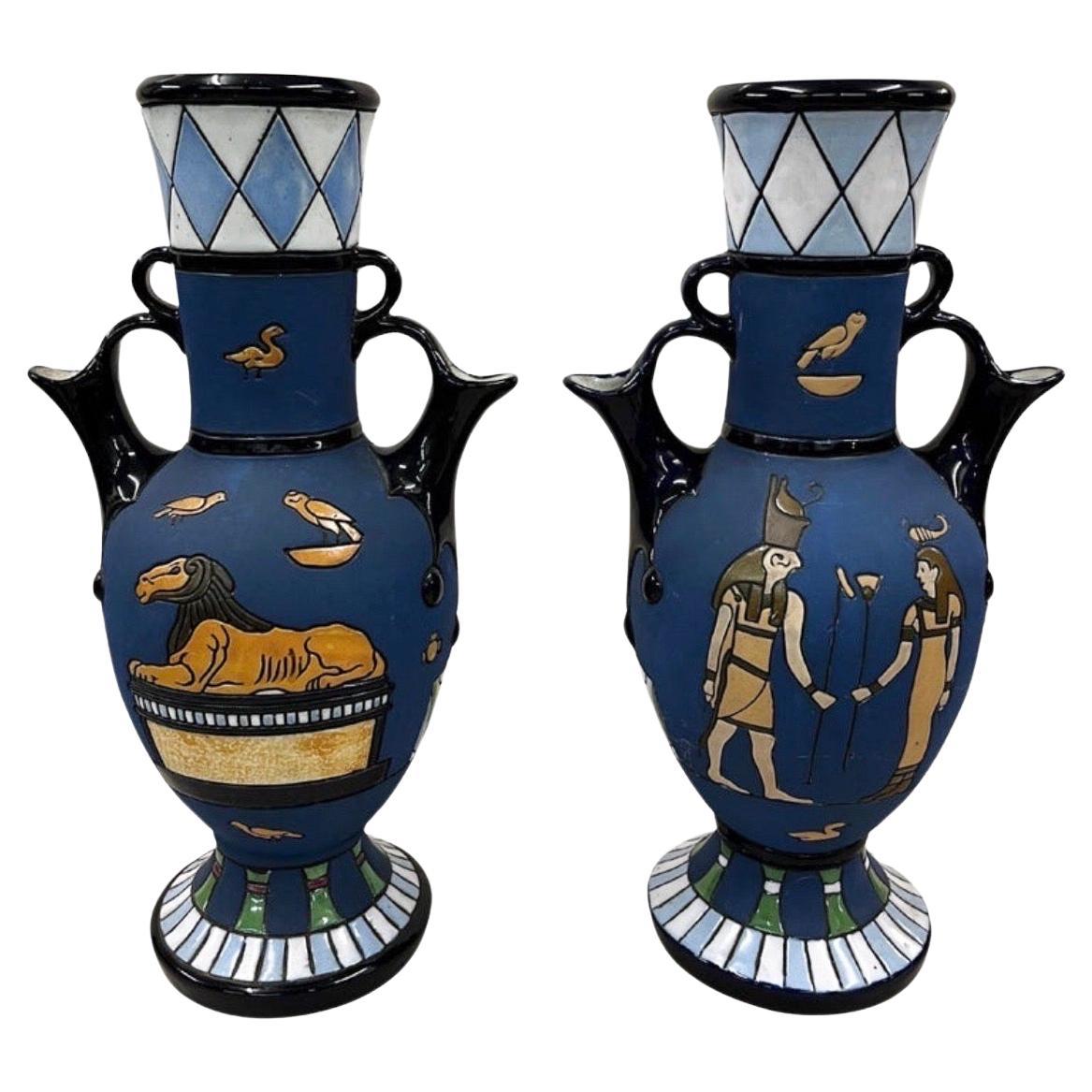 Paar rückseitig verstellbare Vasenkrüge, Keramik, Ägypten Art Deco, 1915 Amphora Tschechisch R