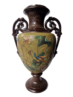 Spektakuläre Vase im Belle-Époque-Stil mit Reliefverzierung, Gerbig & Stephan Bodenbach, 1880er Jahre, Böhmen