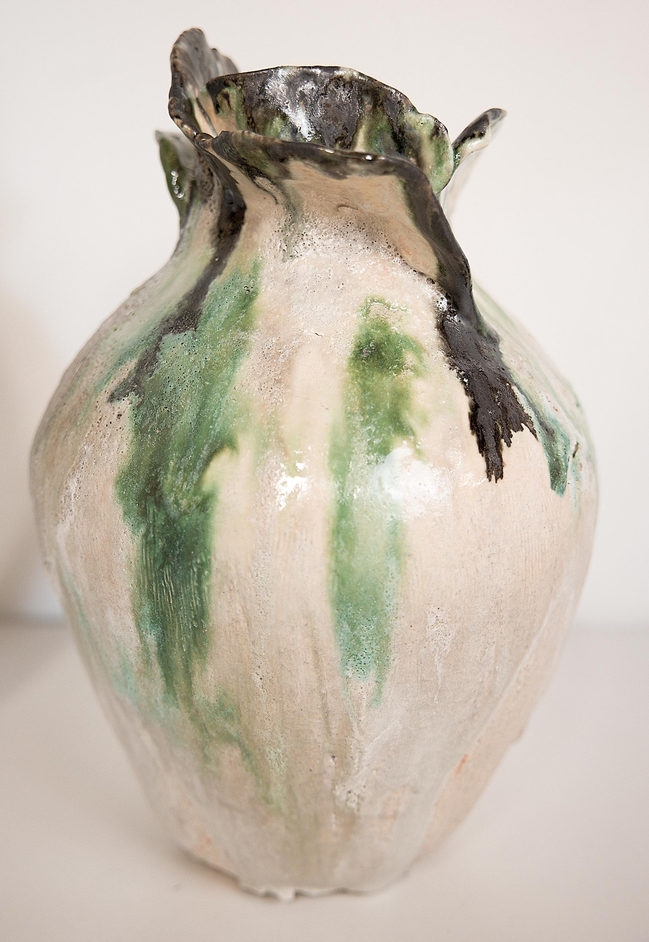 Hand-Crafted Yeonhwa Vase Green and Bronzed  14