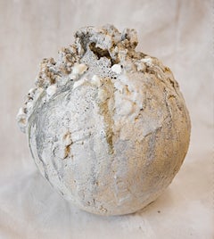 Serie "Found": Vaso a forma di luna - II Frammenti. Gres realizzato a mano a Los Angeles