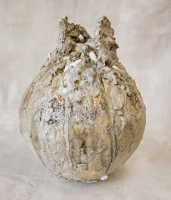 Serie "Found": Vaso a forma di luna - III Frammenti. Gres realizzato a mano a Los Angeles