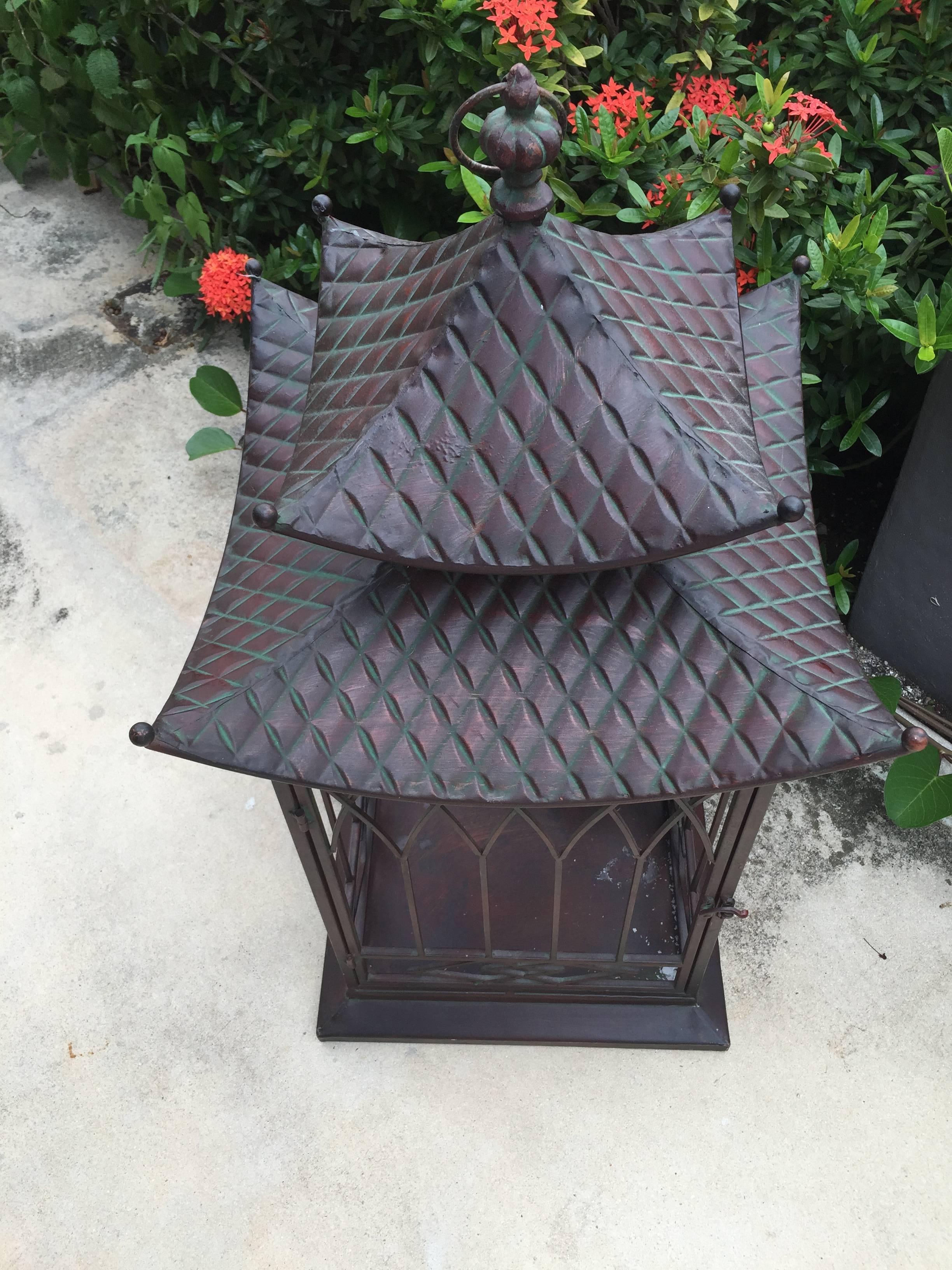 Vintage Copper Pagoda Lantern In Excellent Condition For Sale In West Palm Beach, FL