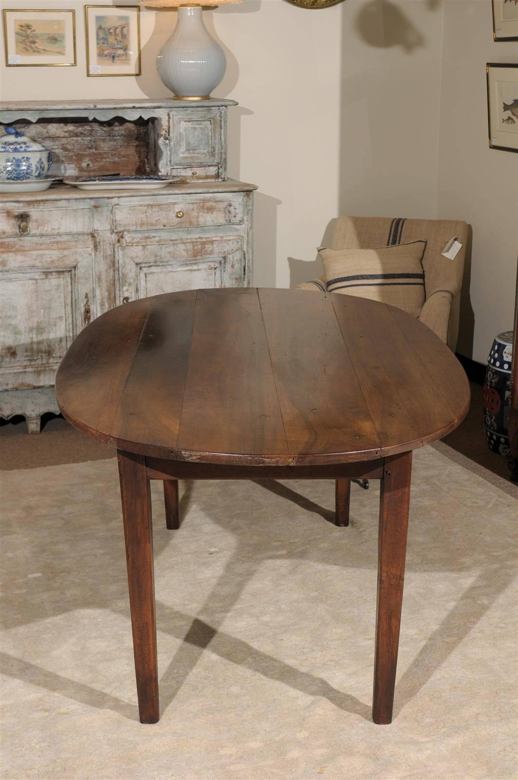 19th Century Walnut Dining Table from France, circa 1880 3