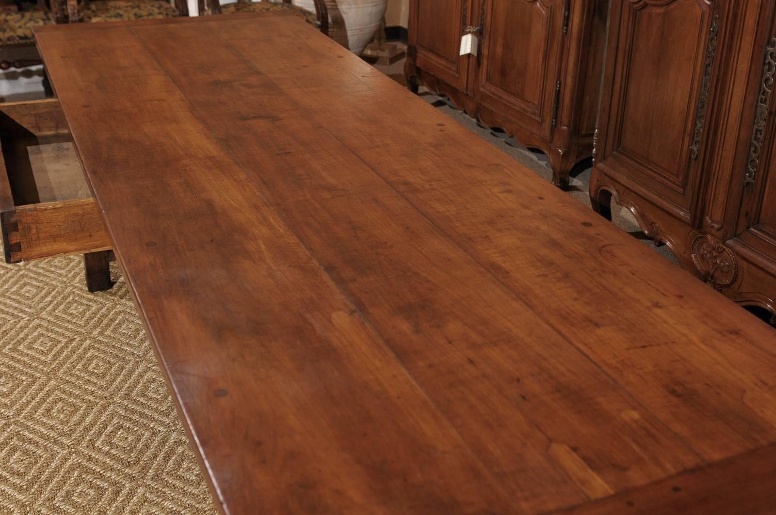 Mid-Century French Cherry Farm Table, circa 1945 For Sale 3