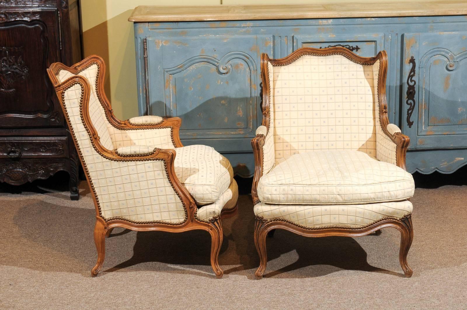 Pair of 19th Century Walnut  Louis XV Style Bergeres, circa 1880 For Sale 3