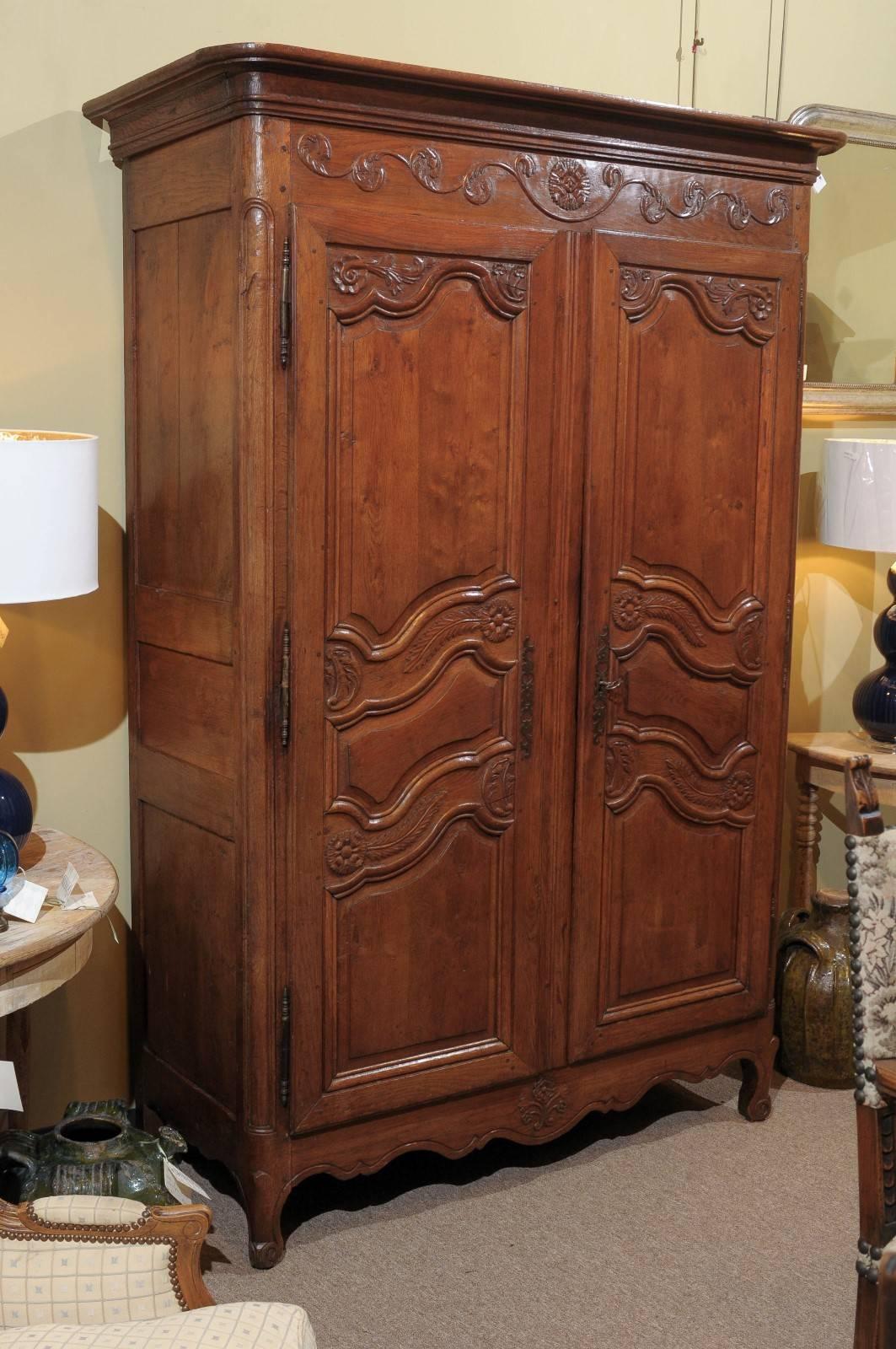 Louis XV Small 19th Century Oak Armoire from Brittany, circa 1800 For Sale