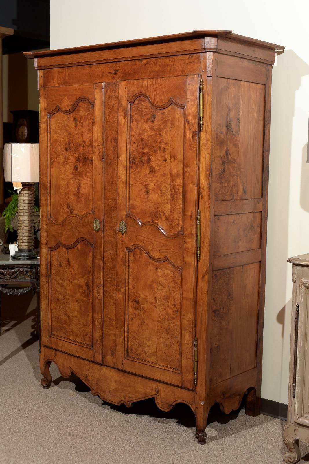 19th Century French Armoire in Burled Ash, circa 1850 For Sale 1