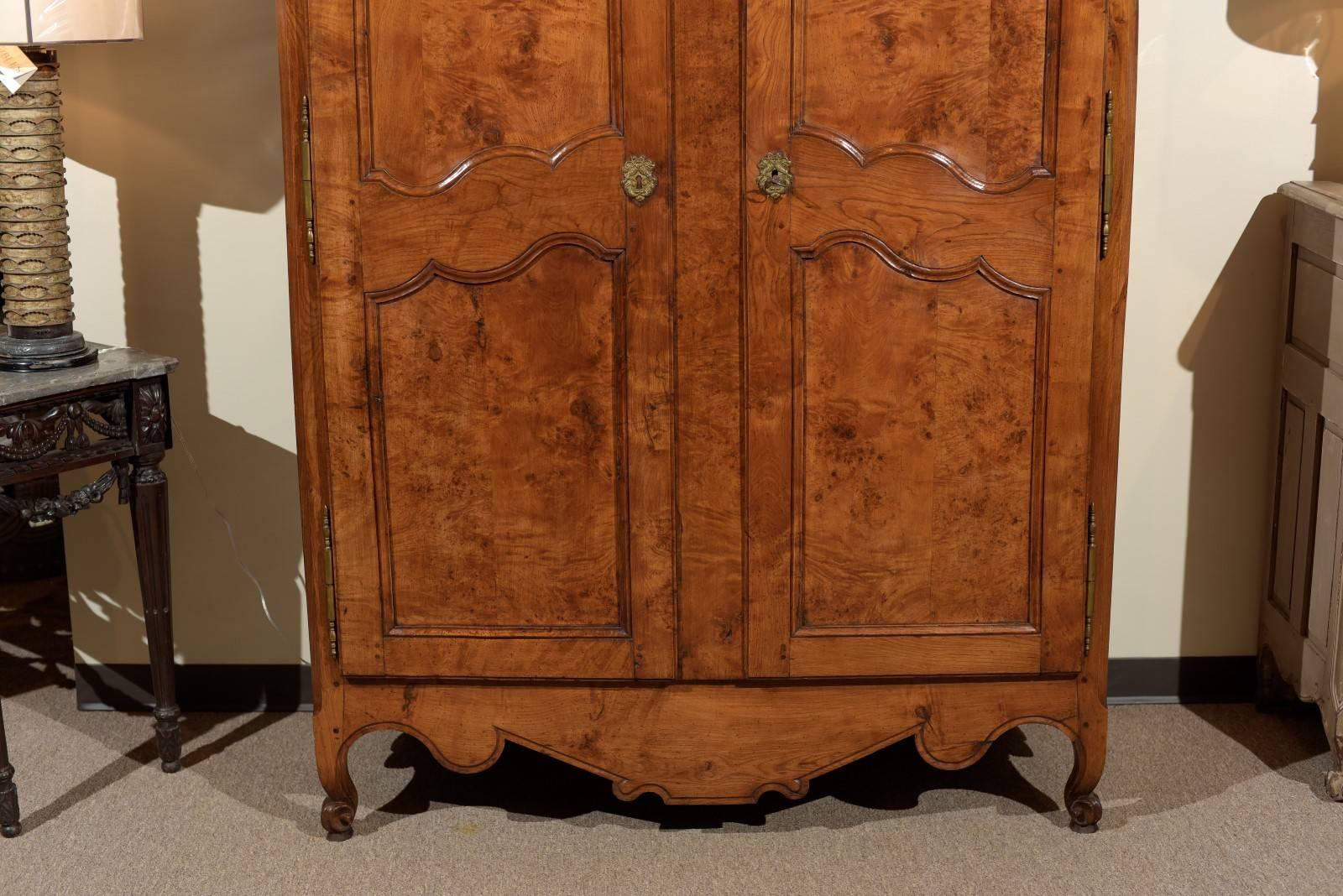 19th Century French Armoire in Burled Ash, circa 1850 For Sale 3